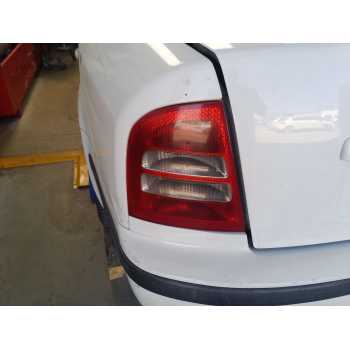 PILOTO TRASERO IZQUIERDO 1U6945111A 