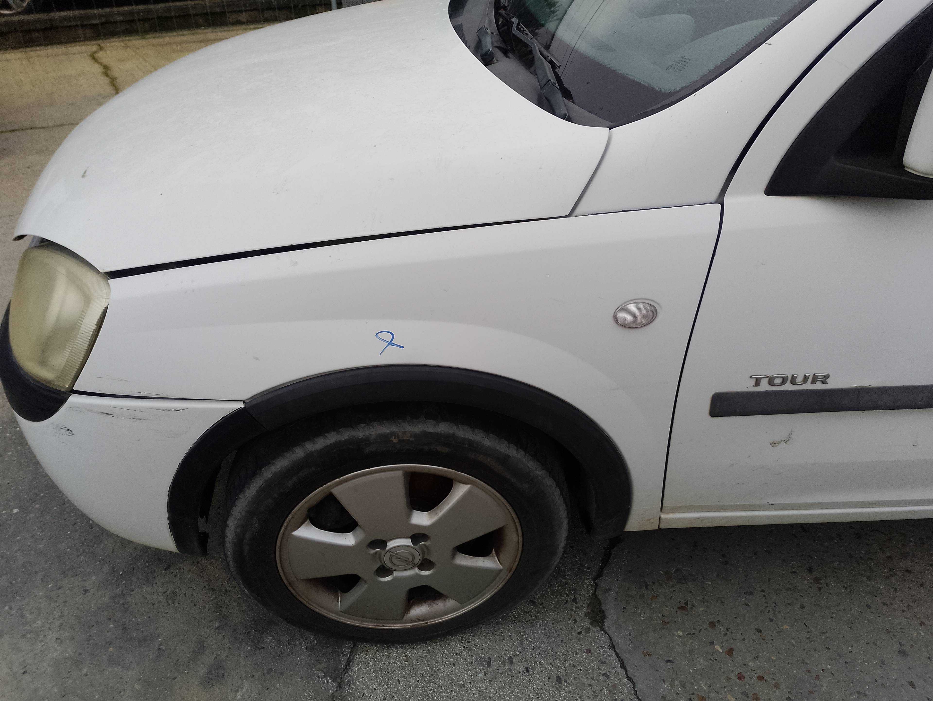 Recambio de aleta delantera izquierda para opel combo (corsa c) edition blue line referencia OEM IAM   