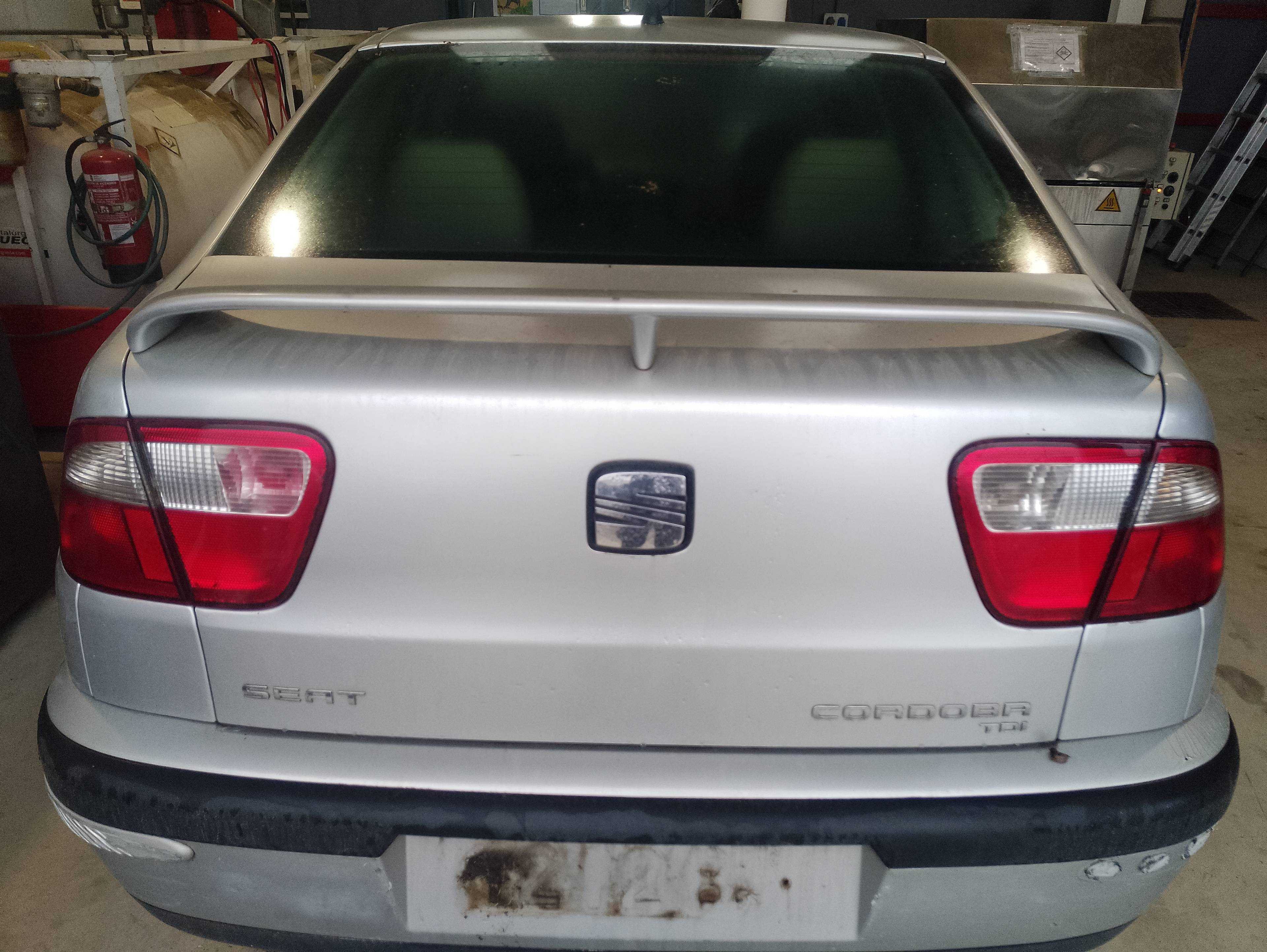 Recambio de tapa maletero para seat cordoba berlina (6k2) sport referencia OEM IAM   
