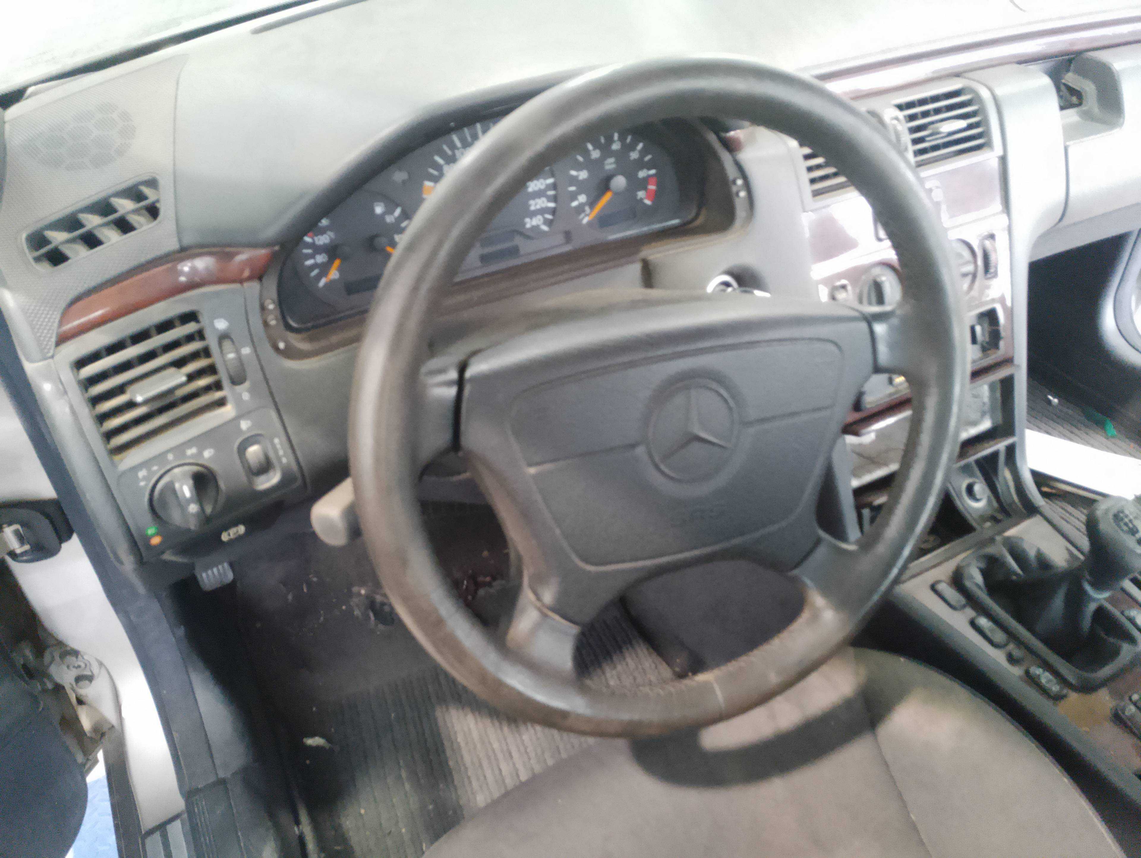 Recambio de volante para mercedes-benz clase e (w210) berlina 200 (210.035) referencia OEM IAM   