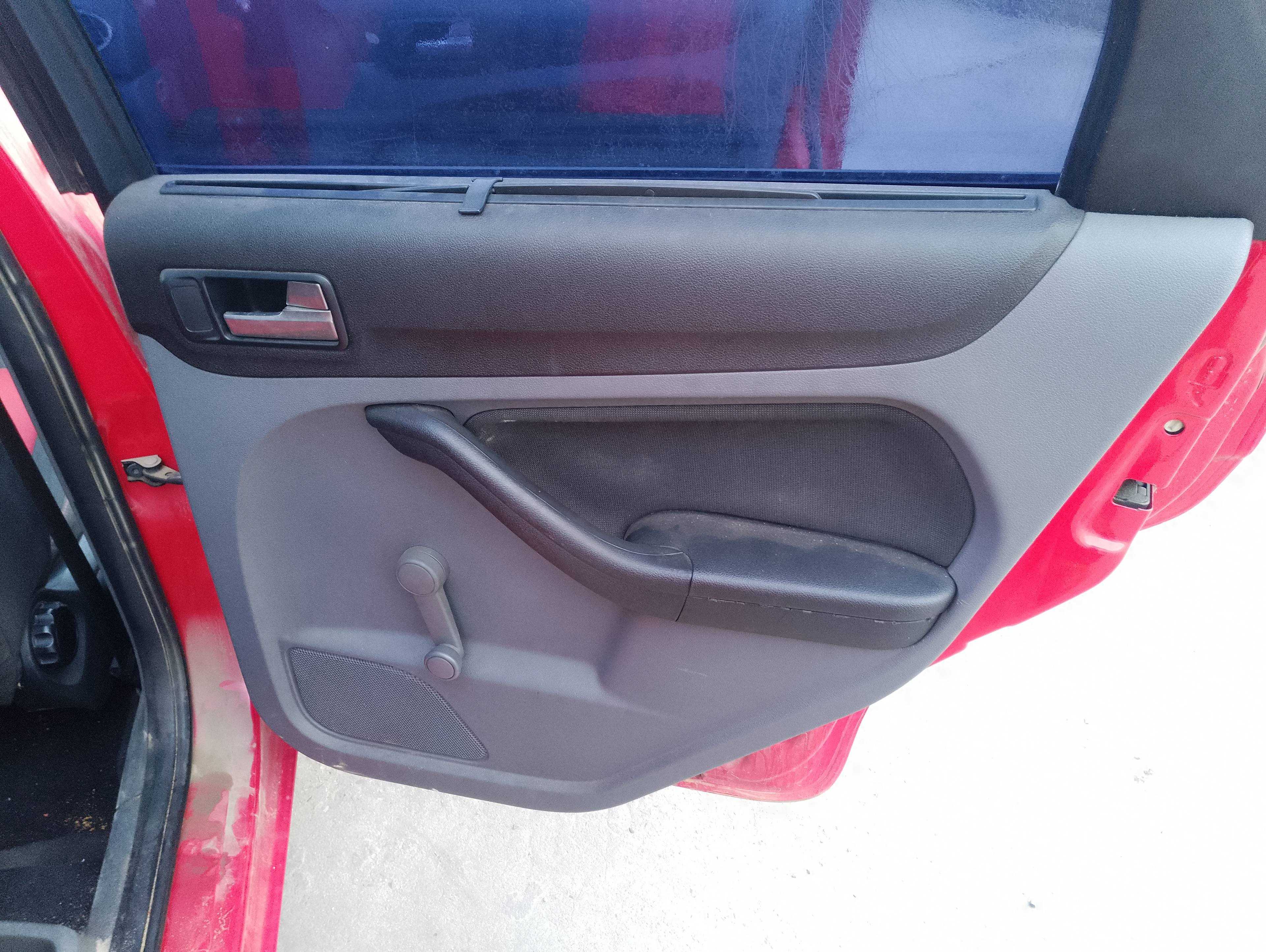 Recambio de guarnecido puerta trasera derecha para ford focus berlina (cap) ambiente (d) referencia OEM IAM   