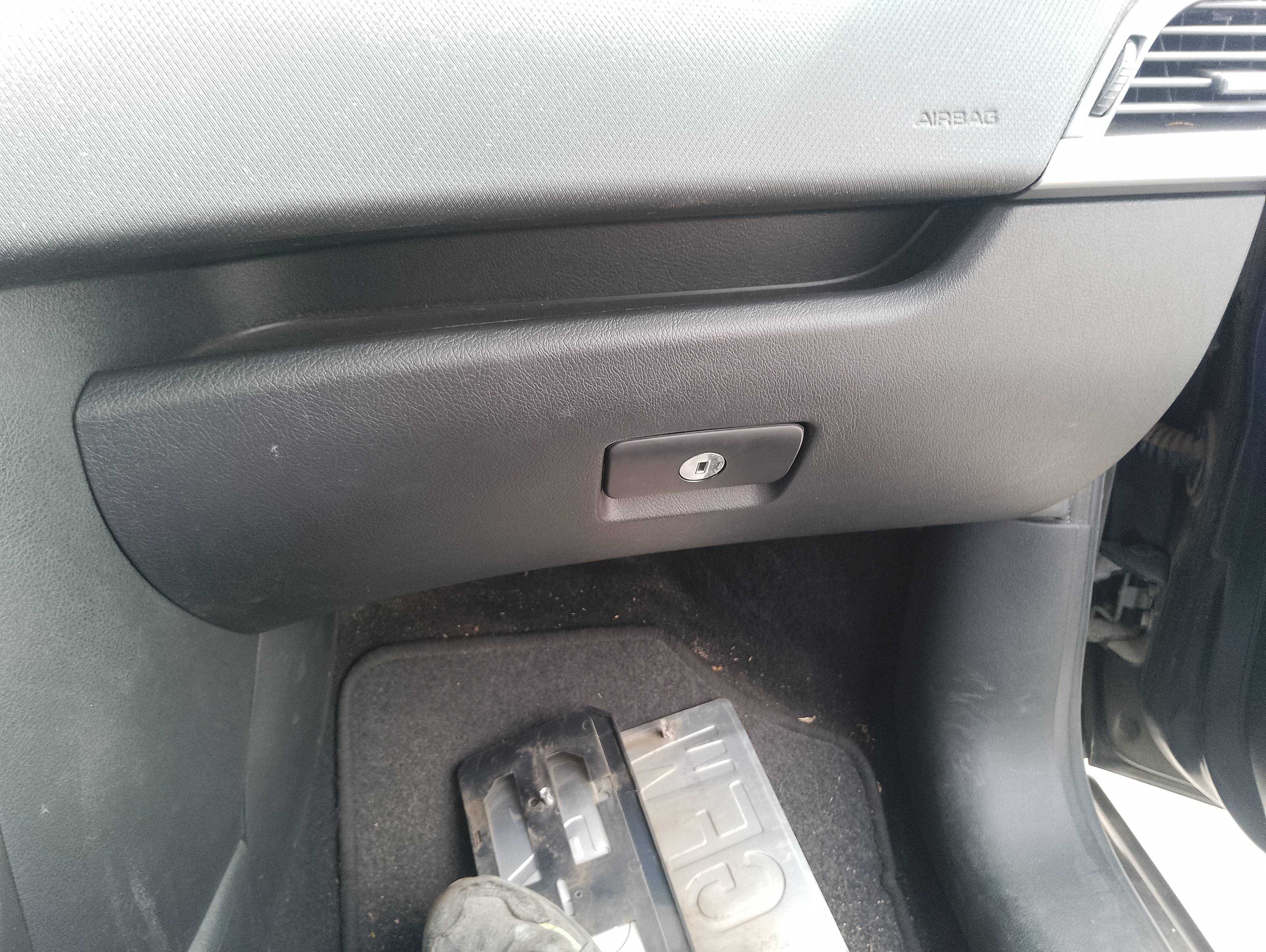 Recambio de guantera para peugeot 207 confort referencia OEM IAM   