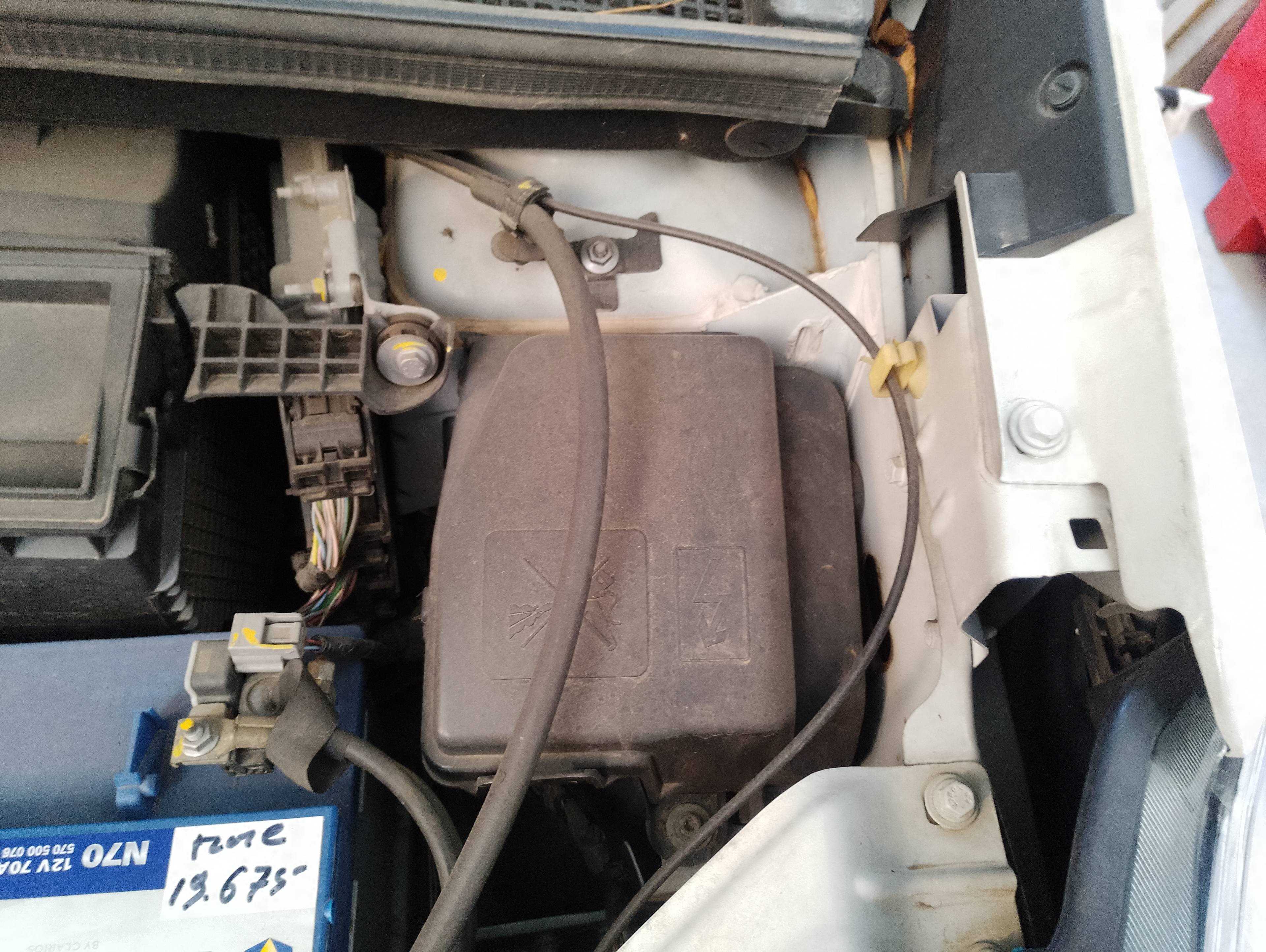 Recambio de caja reles / fusibles para dacia lodgy laureate referencia OEM IAM   