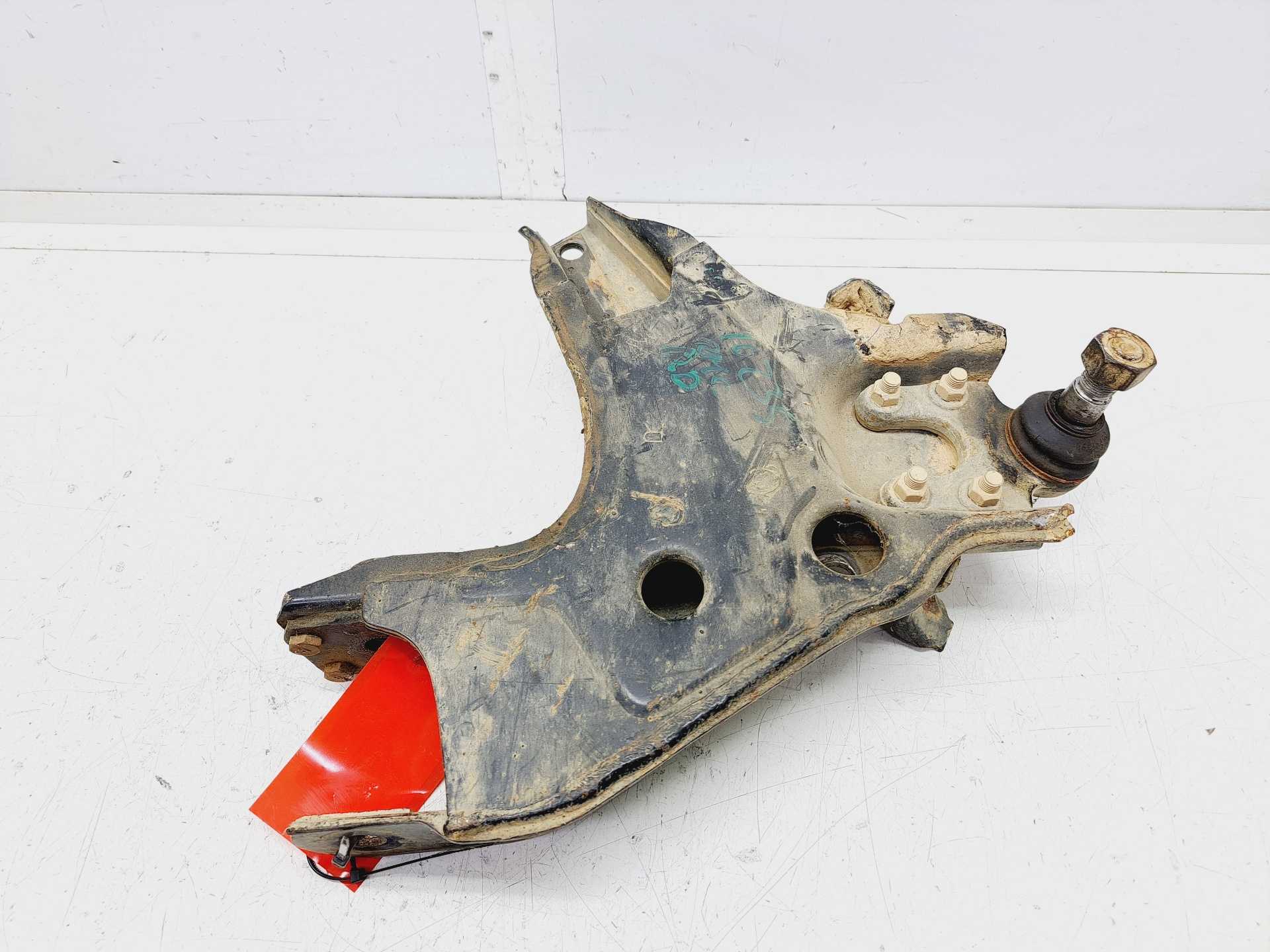 Recambio de brazo suspension inferior delantero derecho para nissan terrano/terrano.ii (r20) aventura referencia OEM IAM   