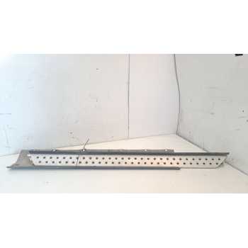 ESTRIBO DERECHO 8403078 