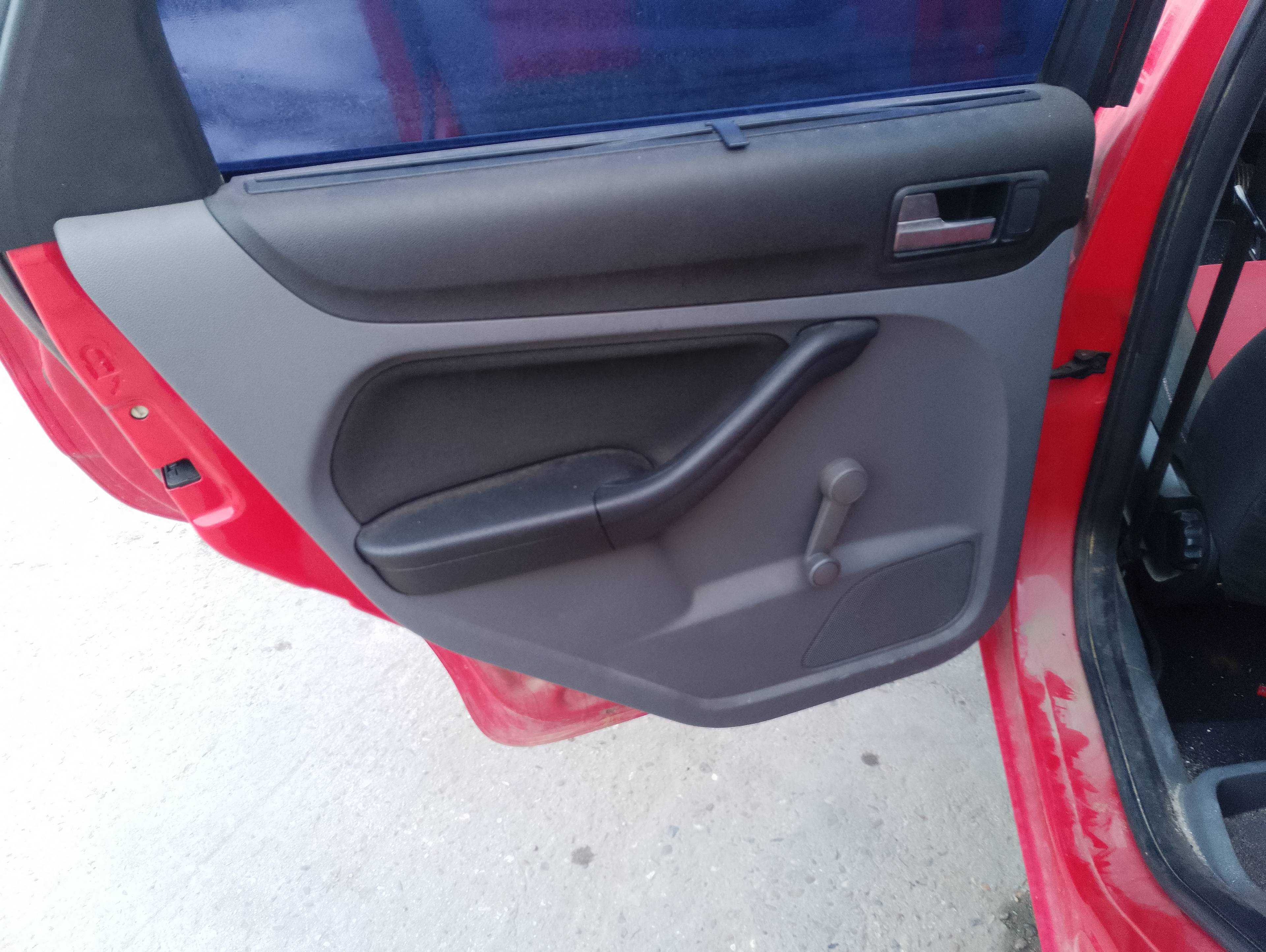 Recambio de guarnecido puerta trasera izquierda para ford focus berlina (cap) ambiente (d) referencia OEM IAM   