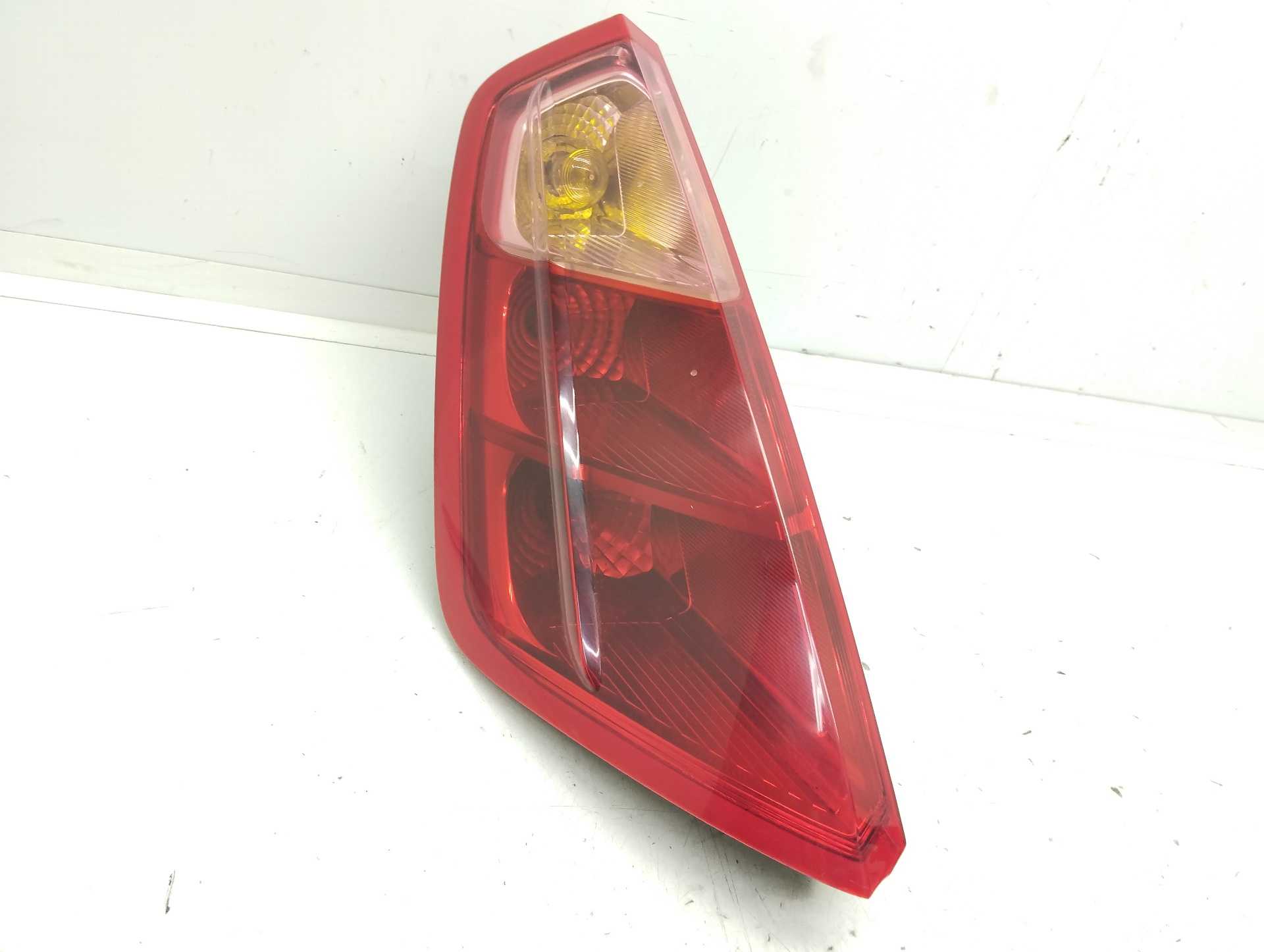 Recambio de piloto trasero izquierdo para fiat grande punto (199) 1.3 16v jtd cat referencia OEM IAM 27460102 51701589 