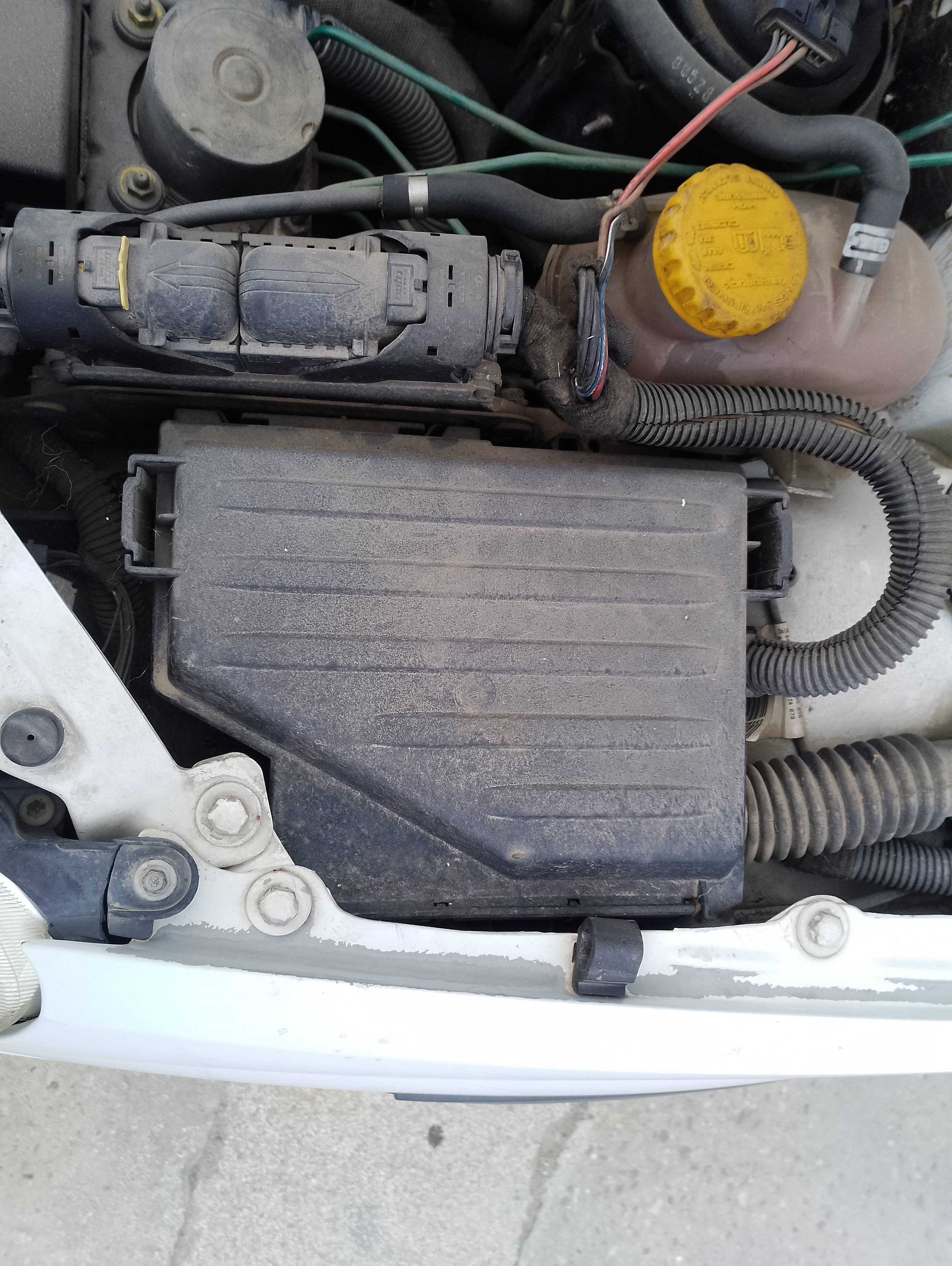 Recambio de caja reles / fusibles para opel combo (corsa c) edition blue line referencia OEM IAM   