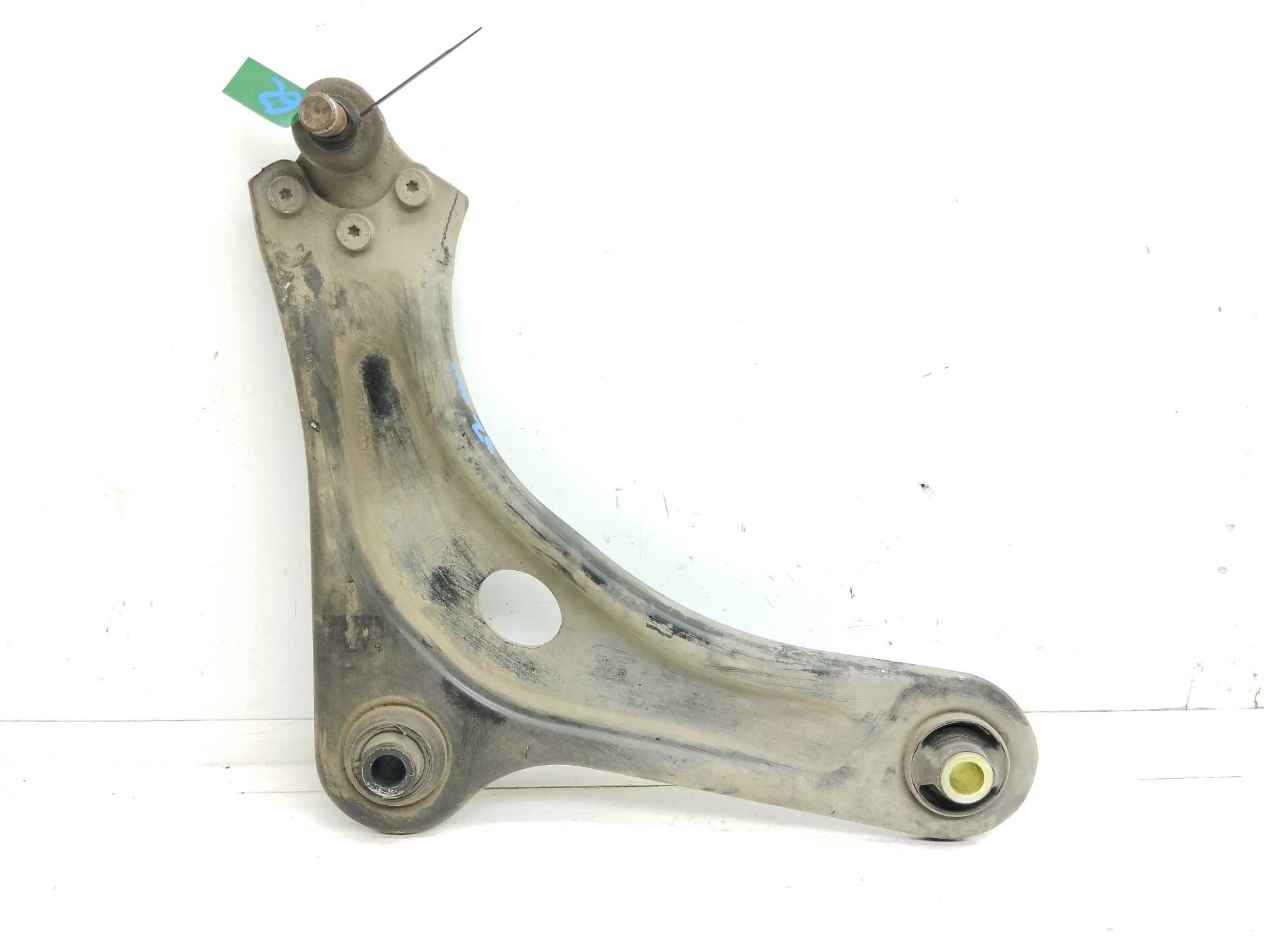 Recambio de brazo suspension inferior delantero izquierdo para peugeot 208 style referencia OEM IAM 9670772080 1698609780 168272