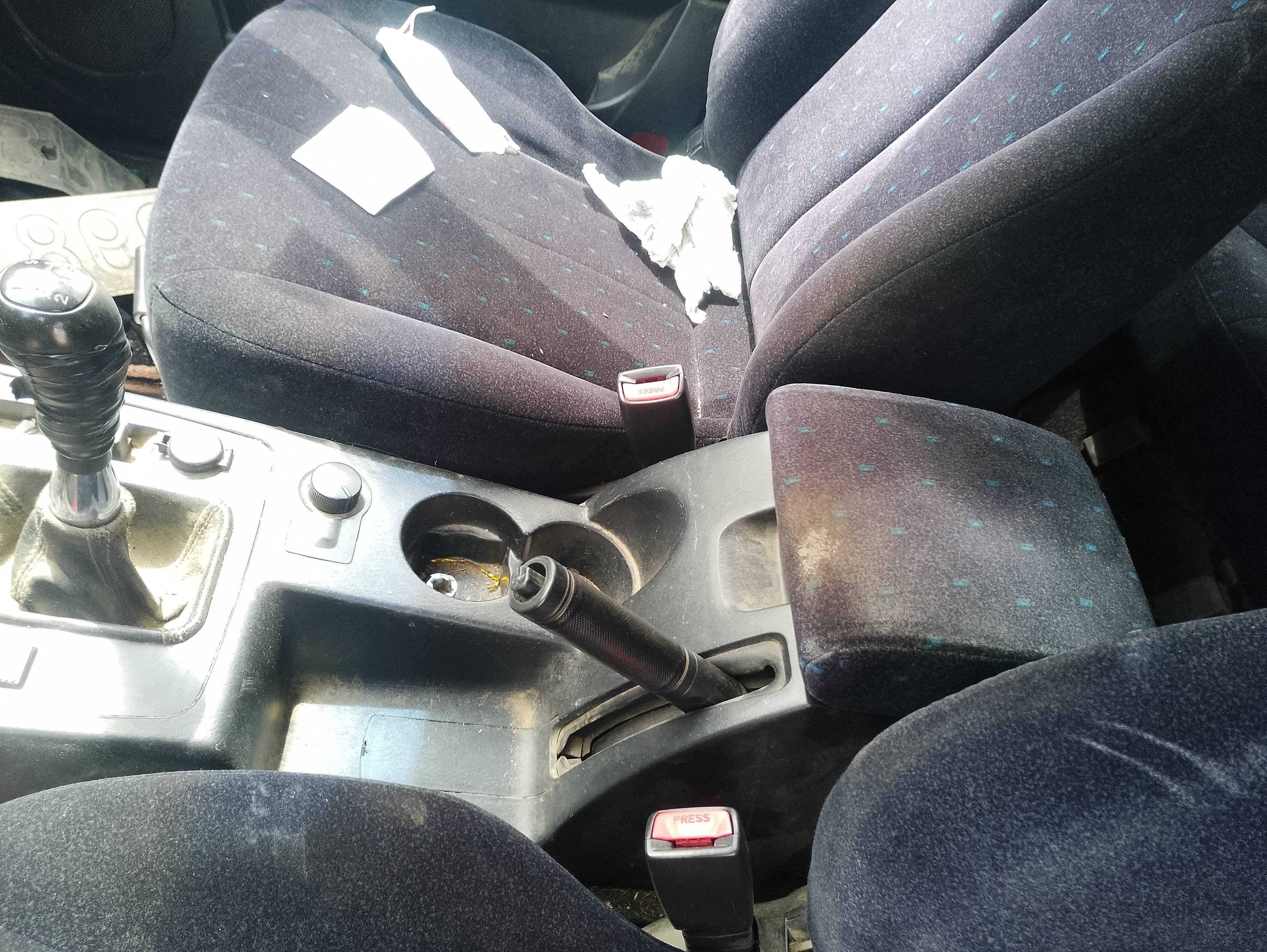 Recambio de apoyabrazos central para hyundai terracan (hp) 2.9 crdi full referencia OEM IAM   