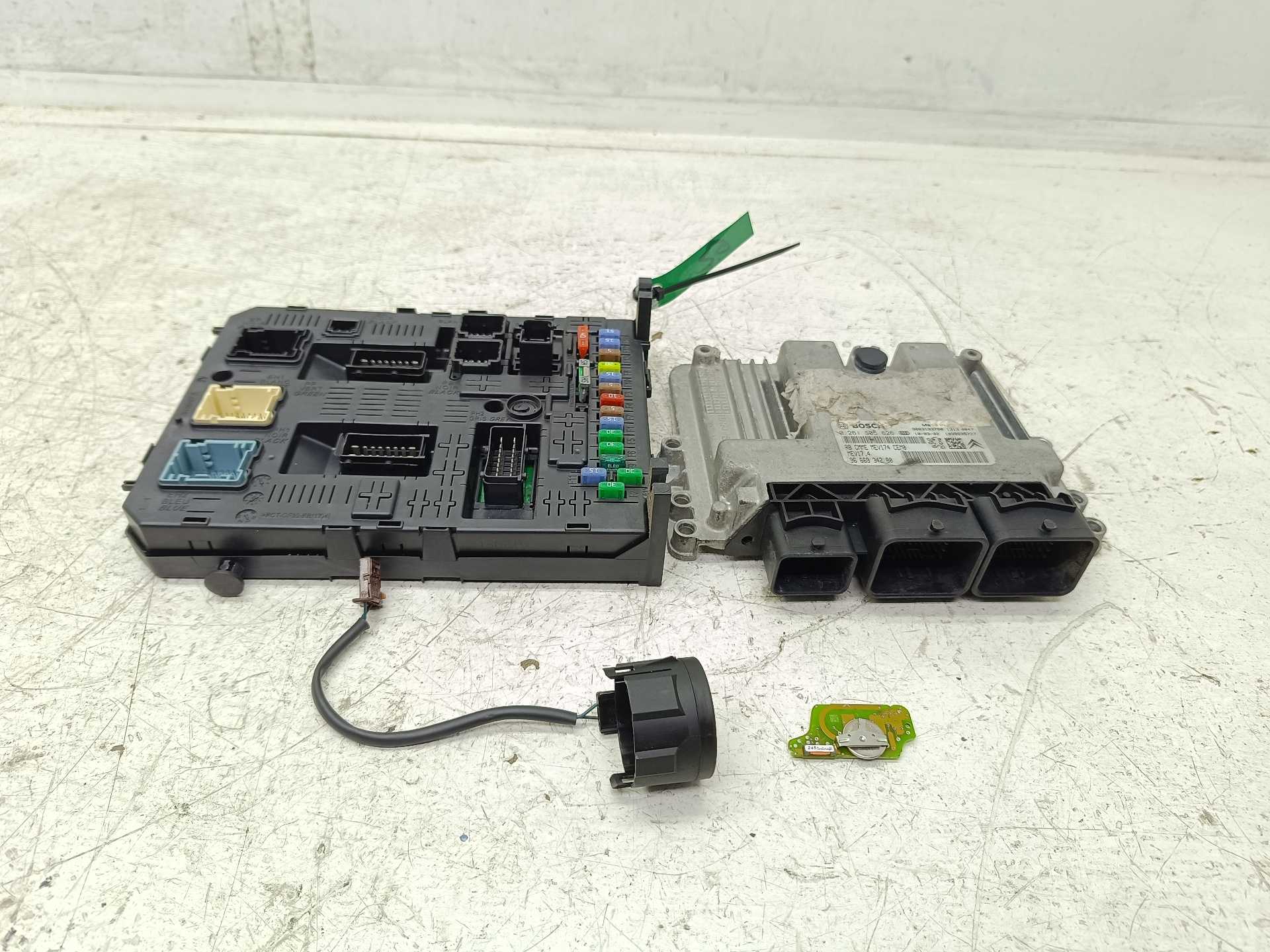 Recambio de centralita motor uce para citroën c4 berlina cool referencia OEM IAM 9663193780 0261S05626 9666934280