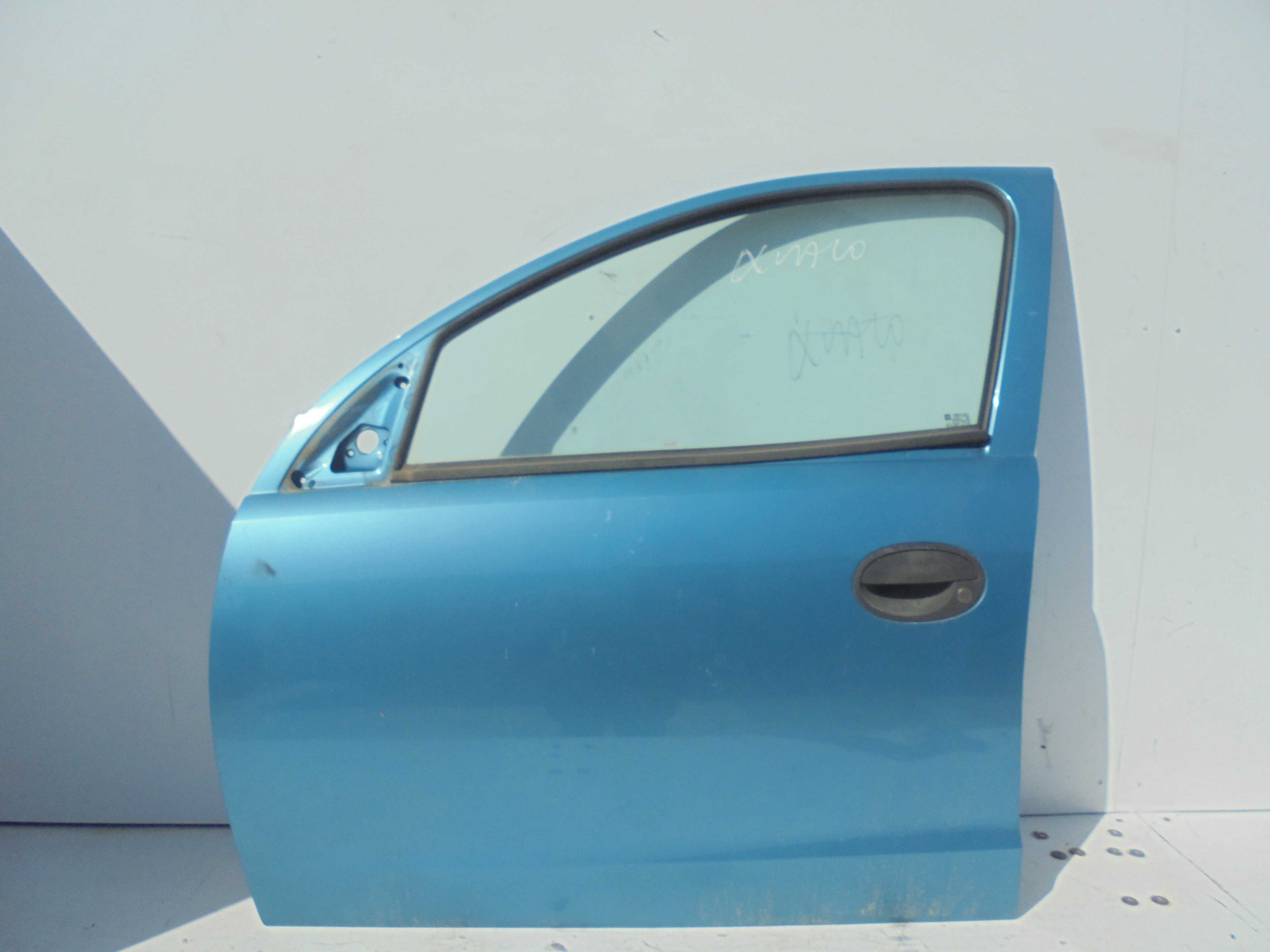 Recambio de puerta delantera izquierda para opel corsa c club referencia OEM IAM   
