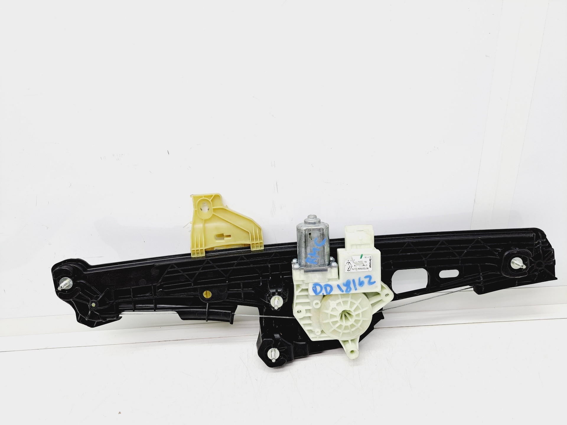 Recambio de elevalunas delantero derecho para renault captur ii intens referencia OEM IAM 807203293R BROSE 