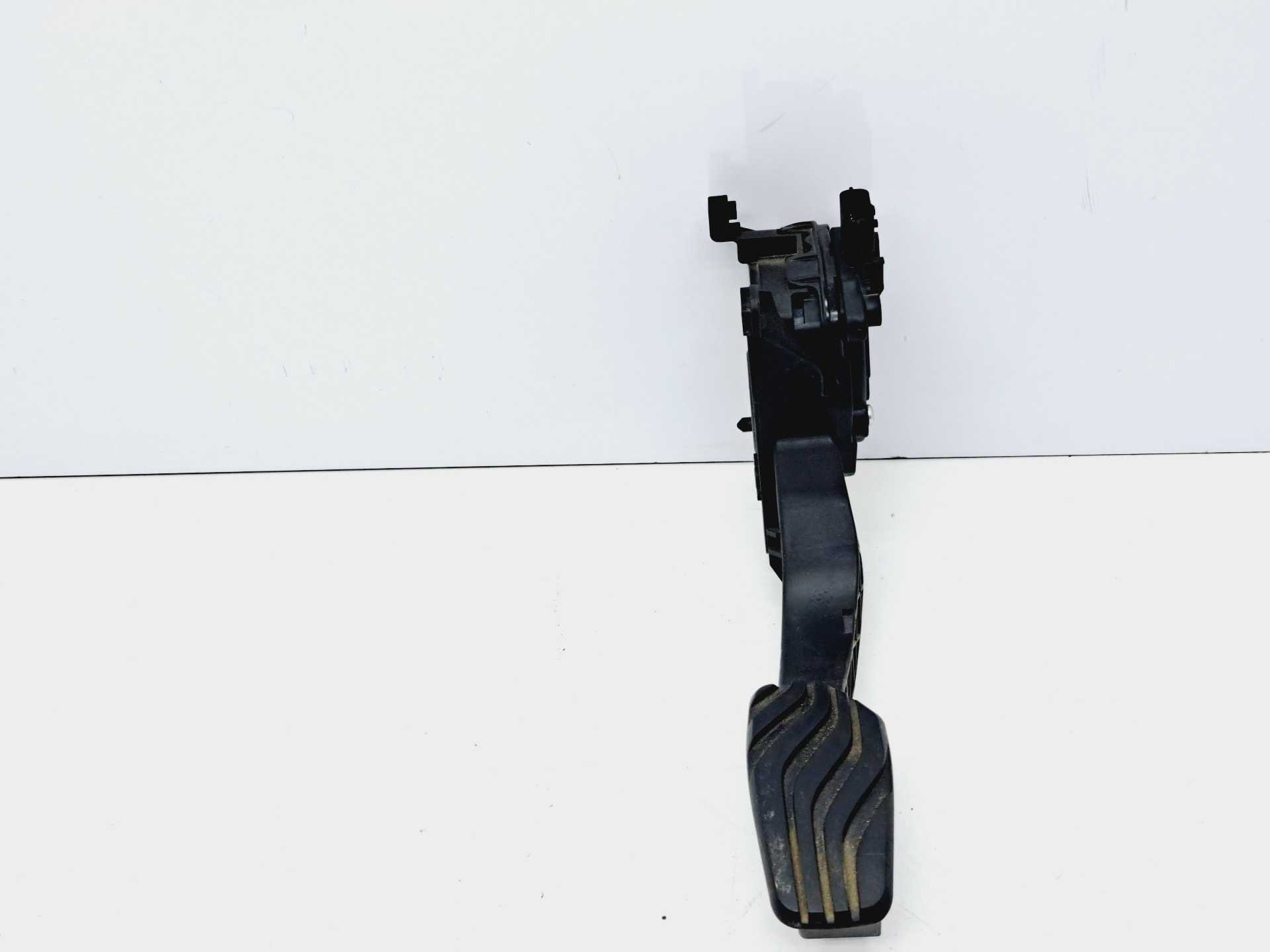 Recambio de pedal acelerador para renault clio v edition one referencia OEM IAM 180108467R HELLA 