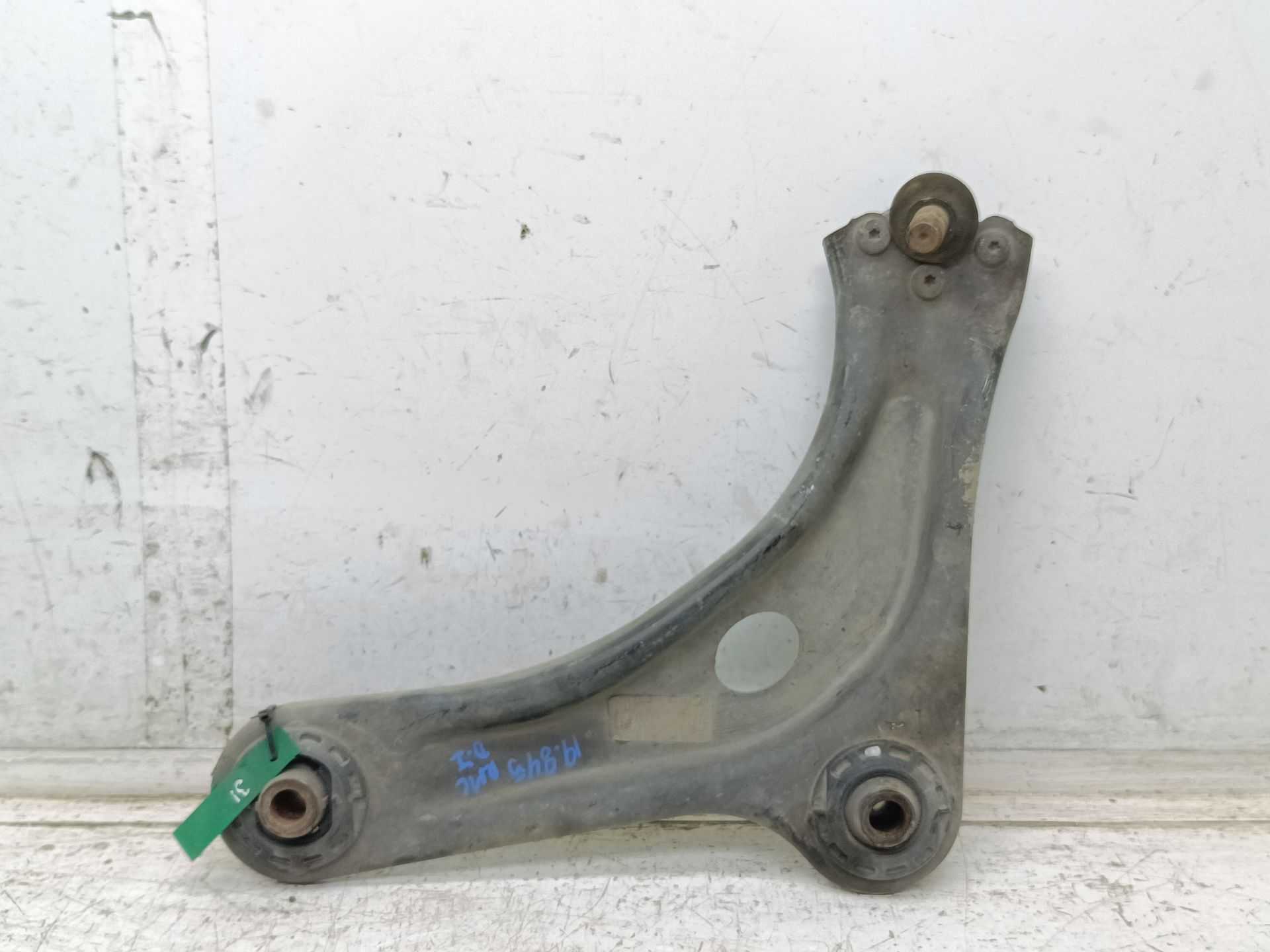 Recambio de brazo suspension inferior delantero izquierdo para citroën c3 1.4 hdi audace referencia OEM IAM   