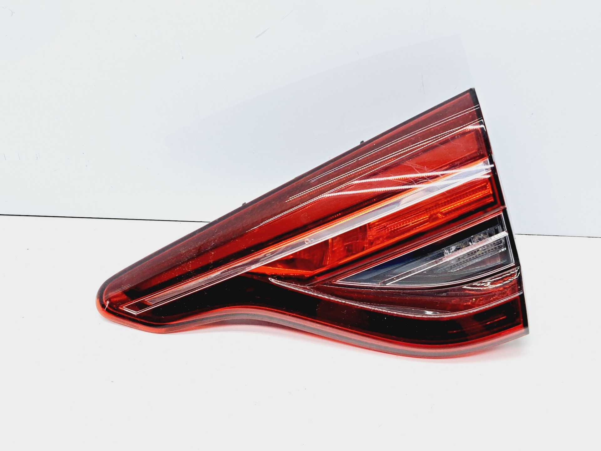 Recambio de piloto porton trasero derecho para renault clio v edition one referencia OEM IAM 265503304R  