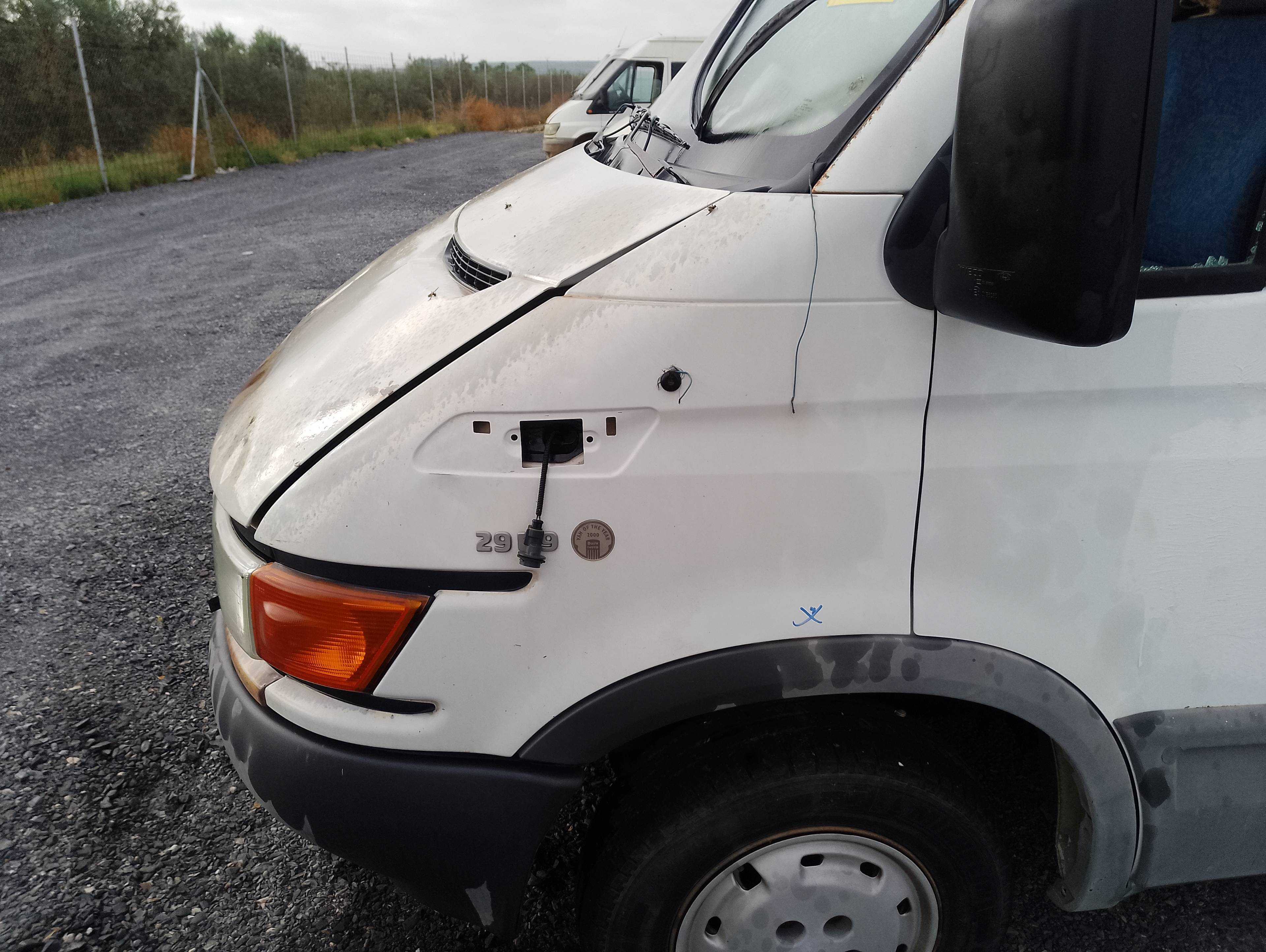 Recambio de aleta delantera izquierda para iveco 29l9 referencia OEM IAM   