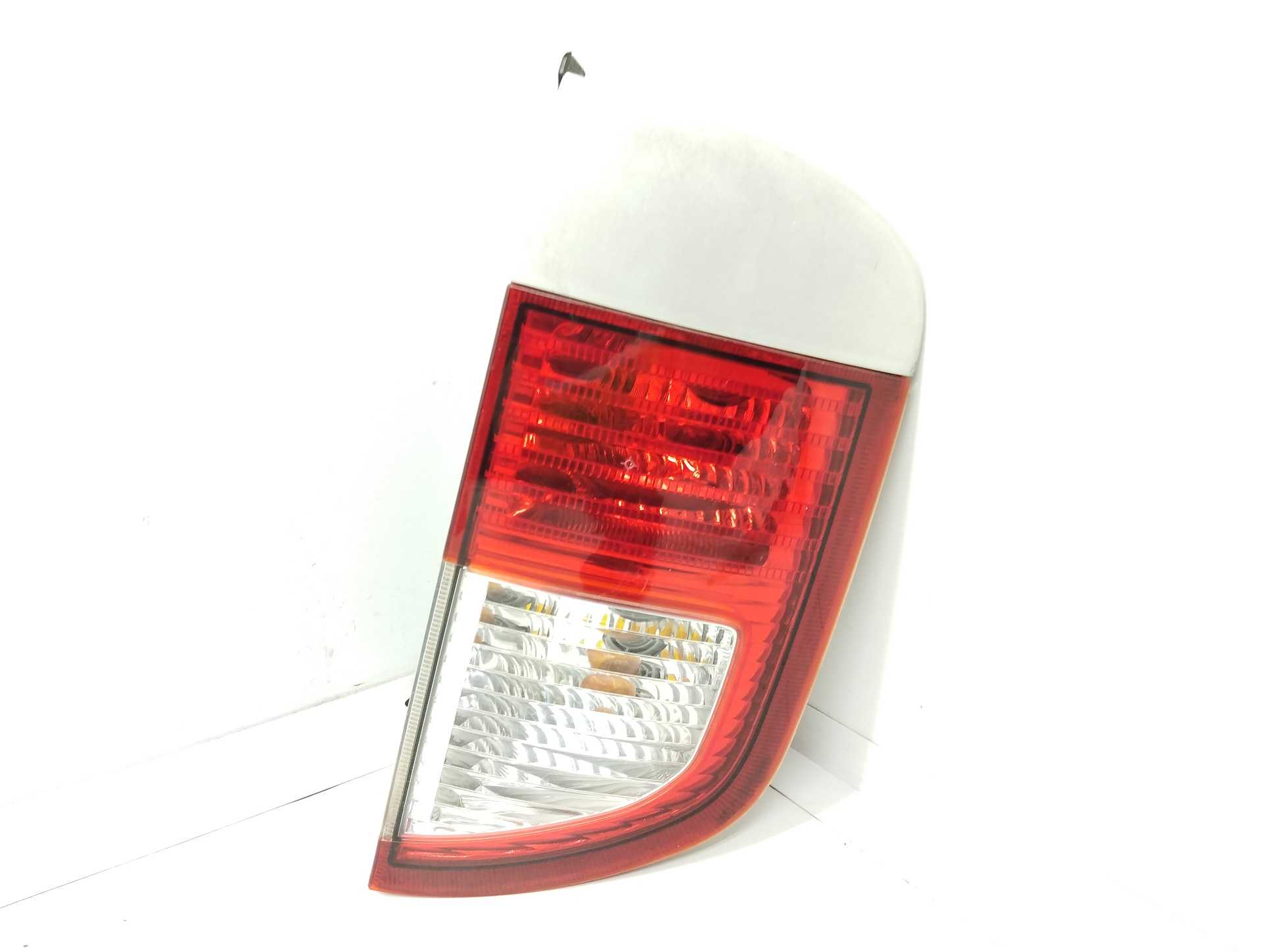 Recambio de piloto trasero derecho para ssangyong kyron 2.0 referencia OEM IAM A6640970780 7614330002 