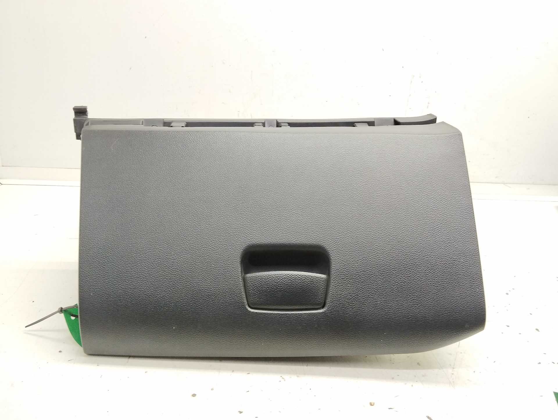 Recambio de guantera para kia rio basic referencia OEM IAM 845101W010  