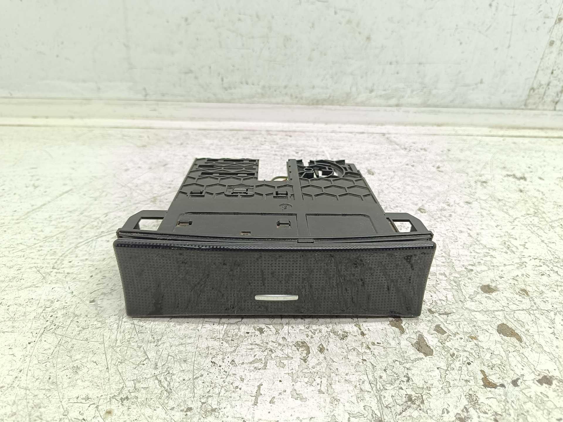 Recambio de cenicero para mercedes-benz clase gl (x164) 350 bluetec (164.824) referencia OEM IAM A1648100130  