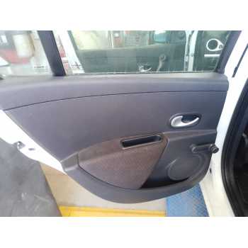 GUARNECIDO PUERTA TRASERA IZQUIERDA 