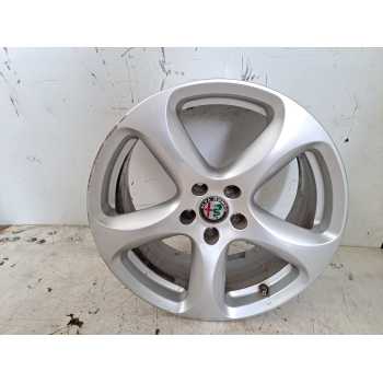 LLANTA r18 156117306 
