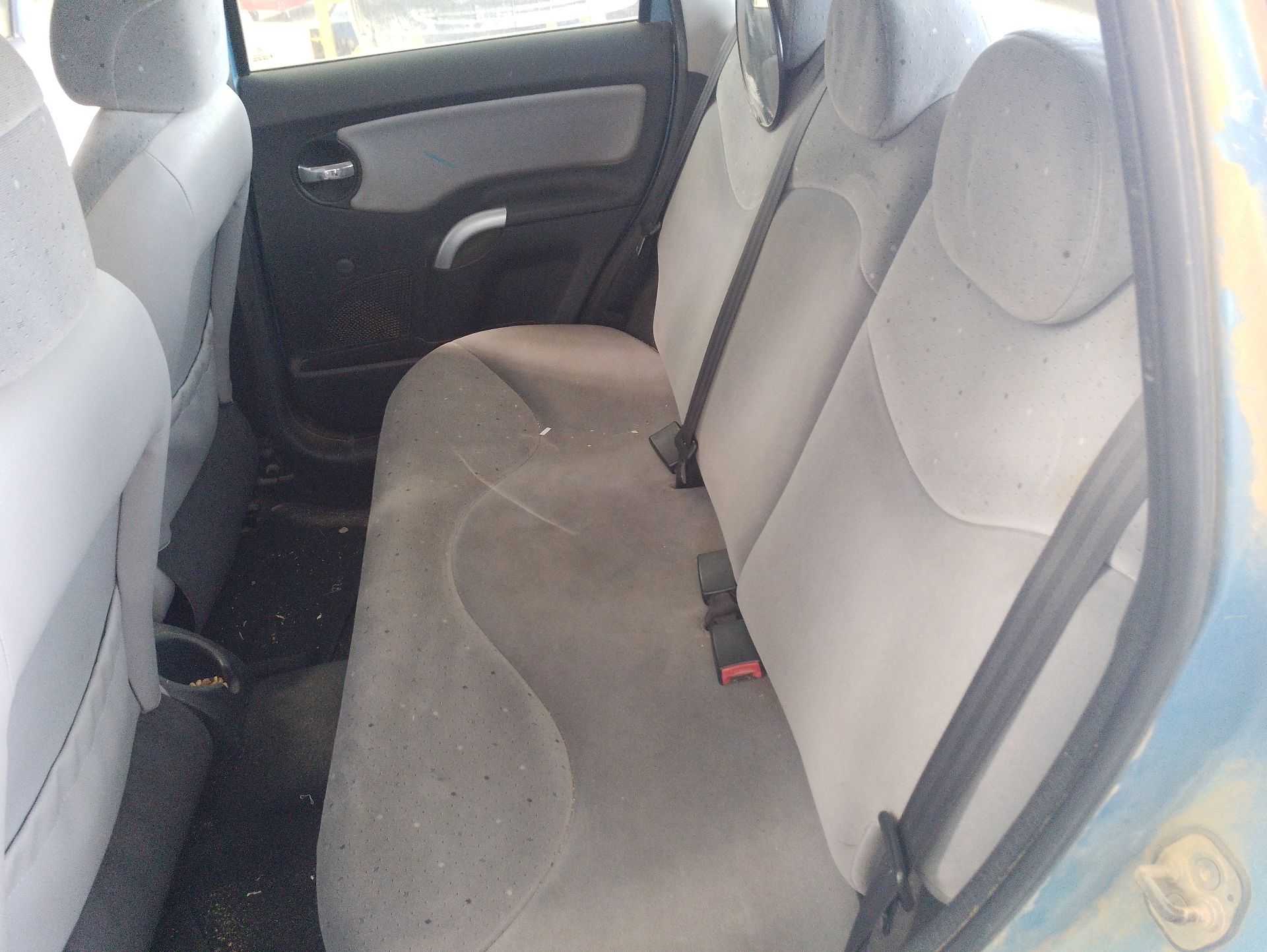 Recambio de asientos traseros para citroën c3 i (fc_, fn_) 1.4 hdi referencia OEM IAM   