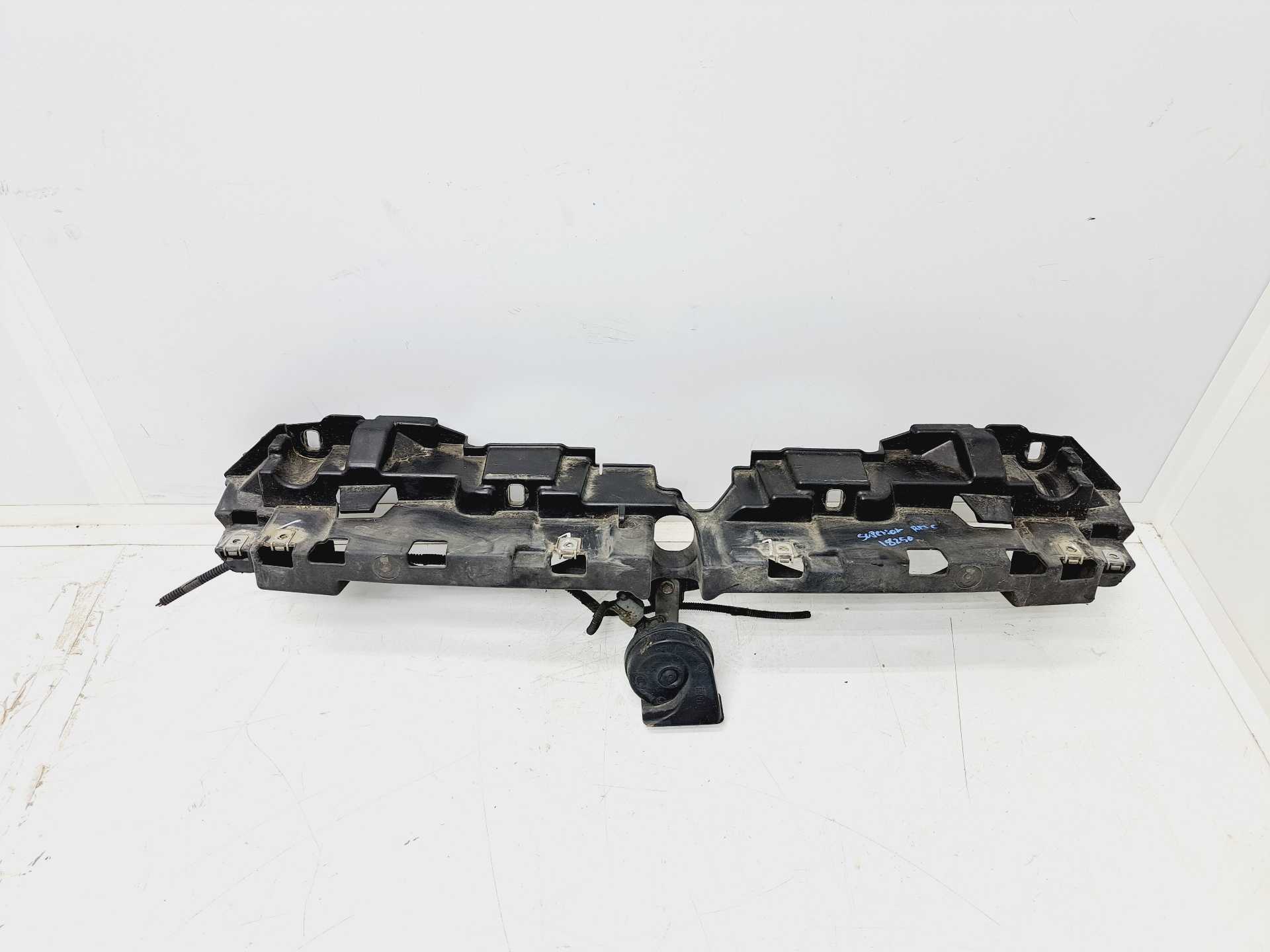 Recambio de travesaño superior para fiat grande punto (199) 1.3 16v jtd cat referencia OEM IAM   