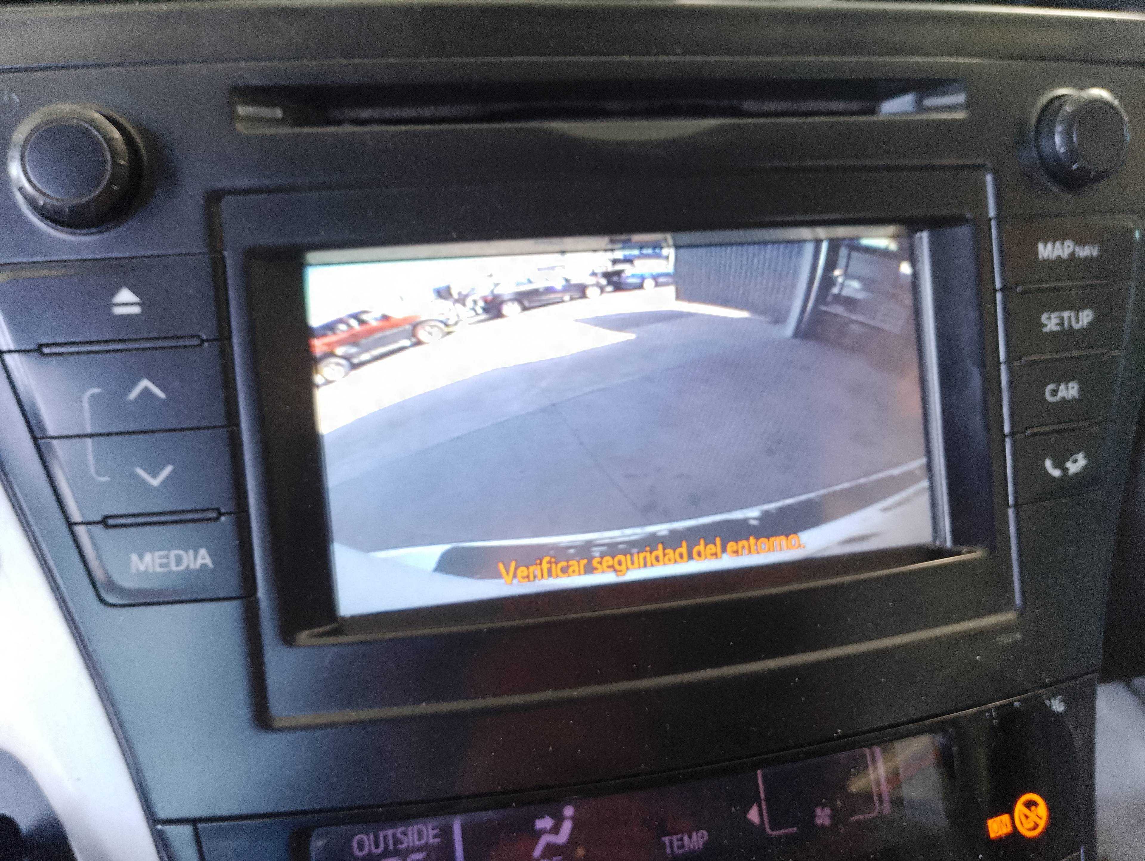 Recambio de pantalla multifuncion para toyota prius+ basis referencia OEM IAM   