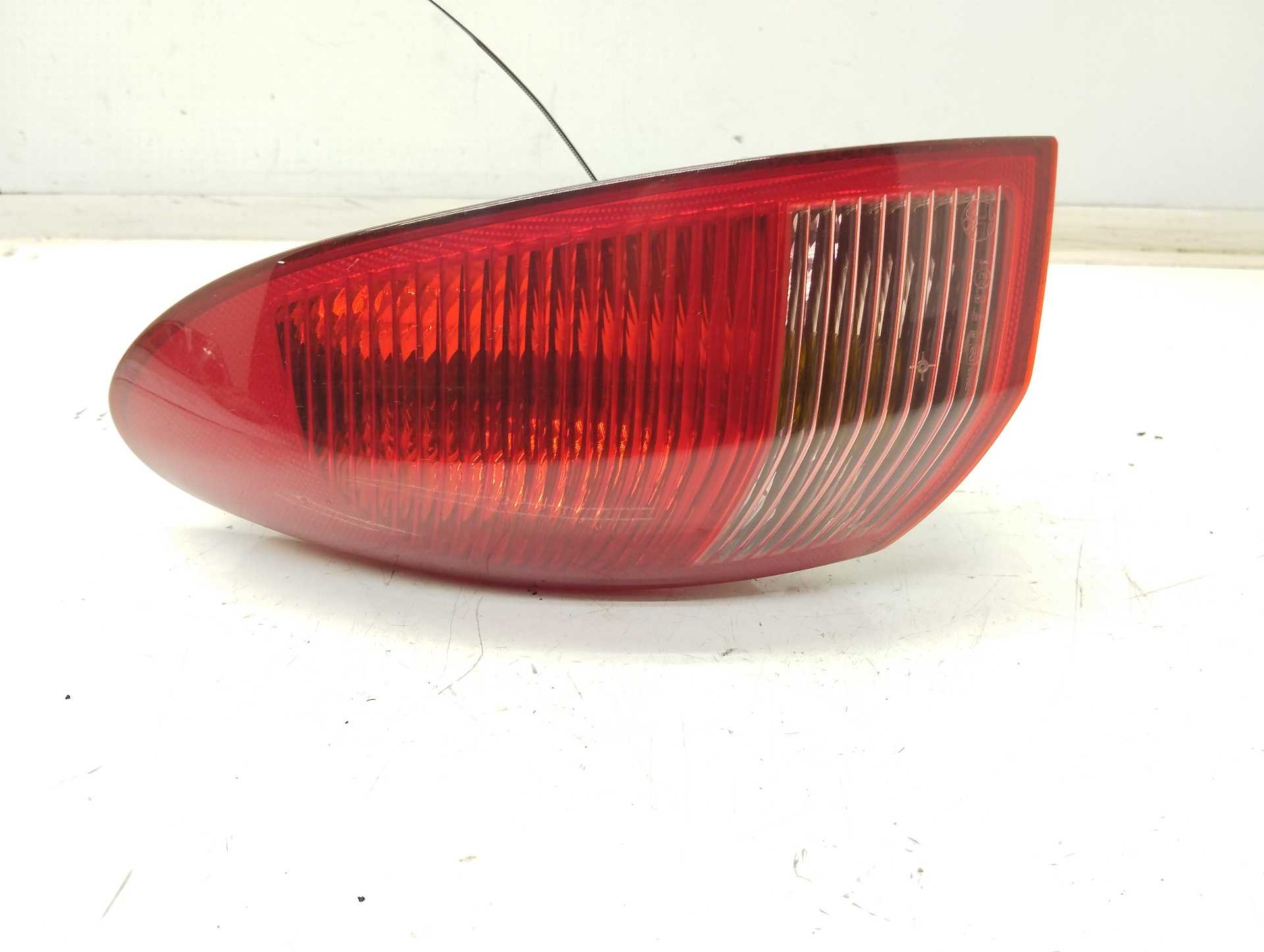 Recambio de piloto trasero izquierdo para alfa romeo 147 (190) 1.6 16v cat referencia OEM IAM 03323010 46556347 
