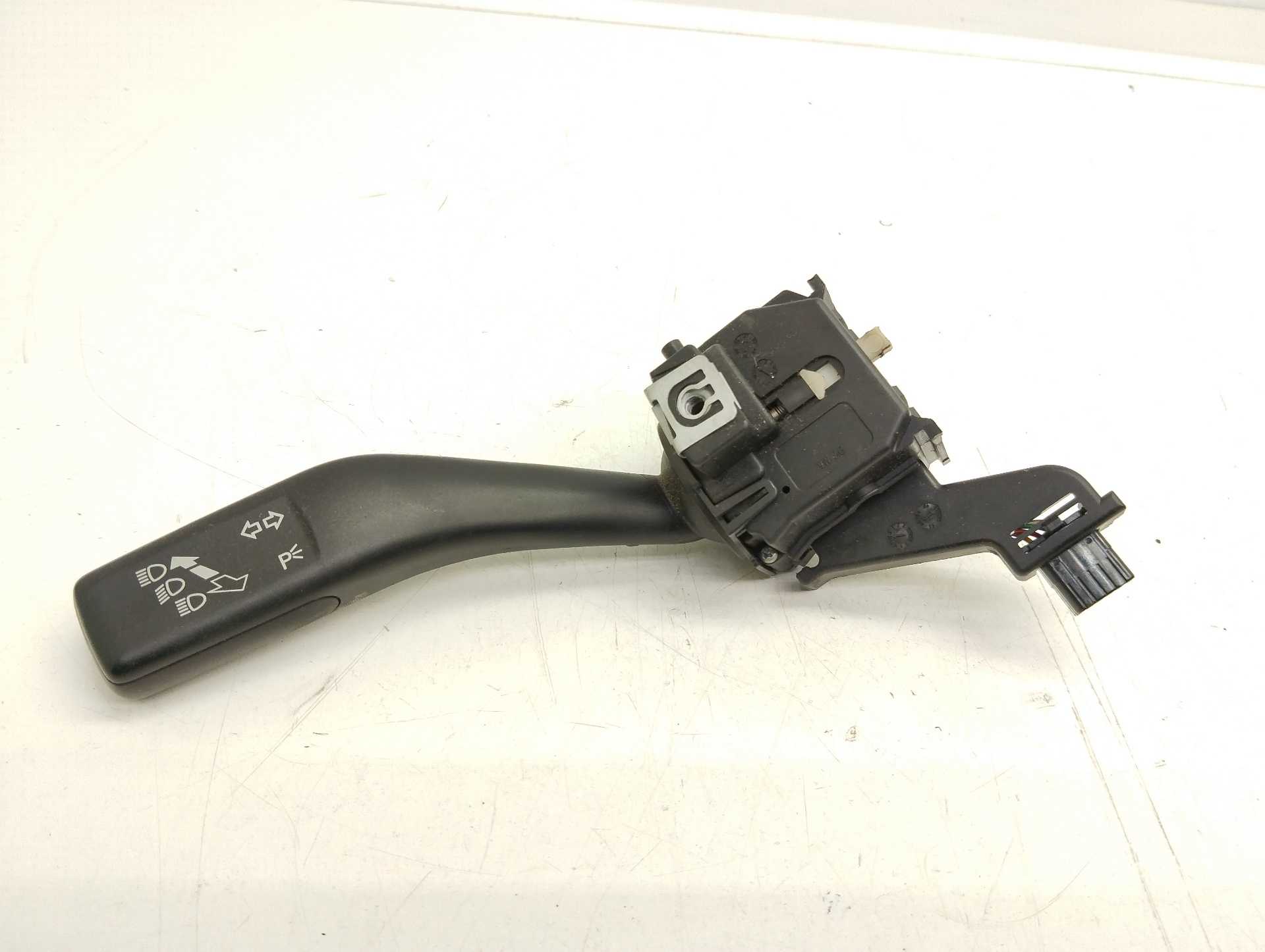Recambio de mando intermitentes para seat leon (1p1) 1.9 tdi referencia OEM IAM 1K0953513E  