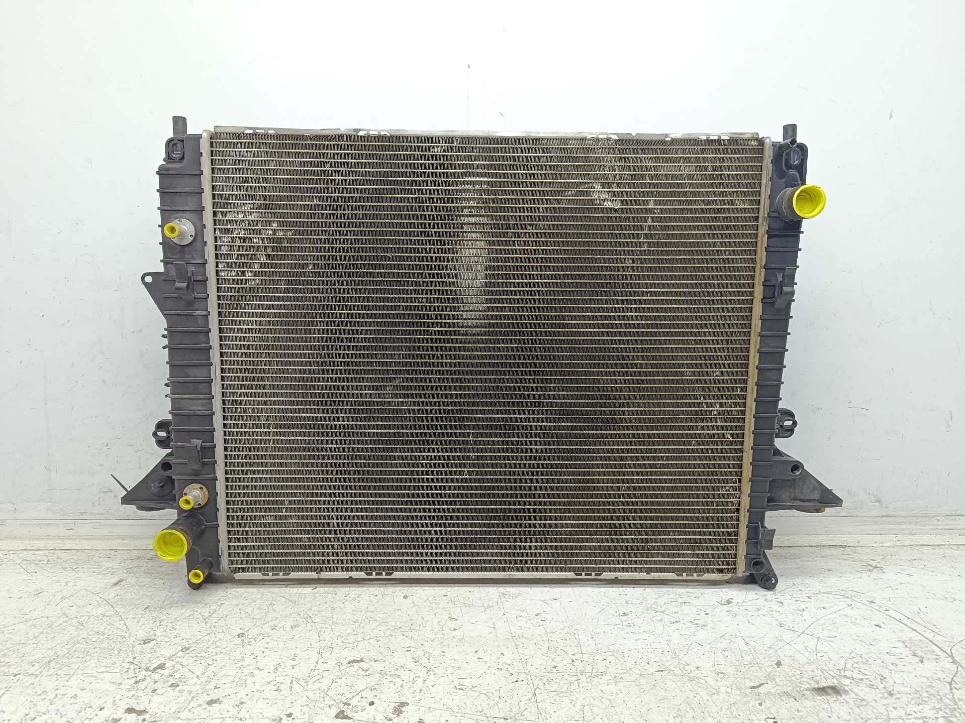 Recambio de radiador agua para land rover discovery v6 td edition 60 yrs referencia OEM IAM PCC500480  