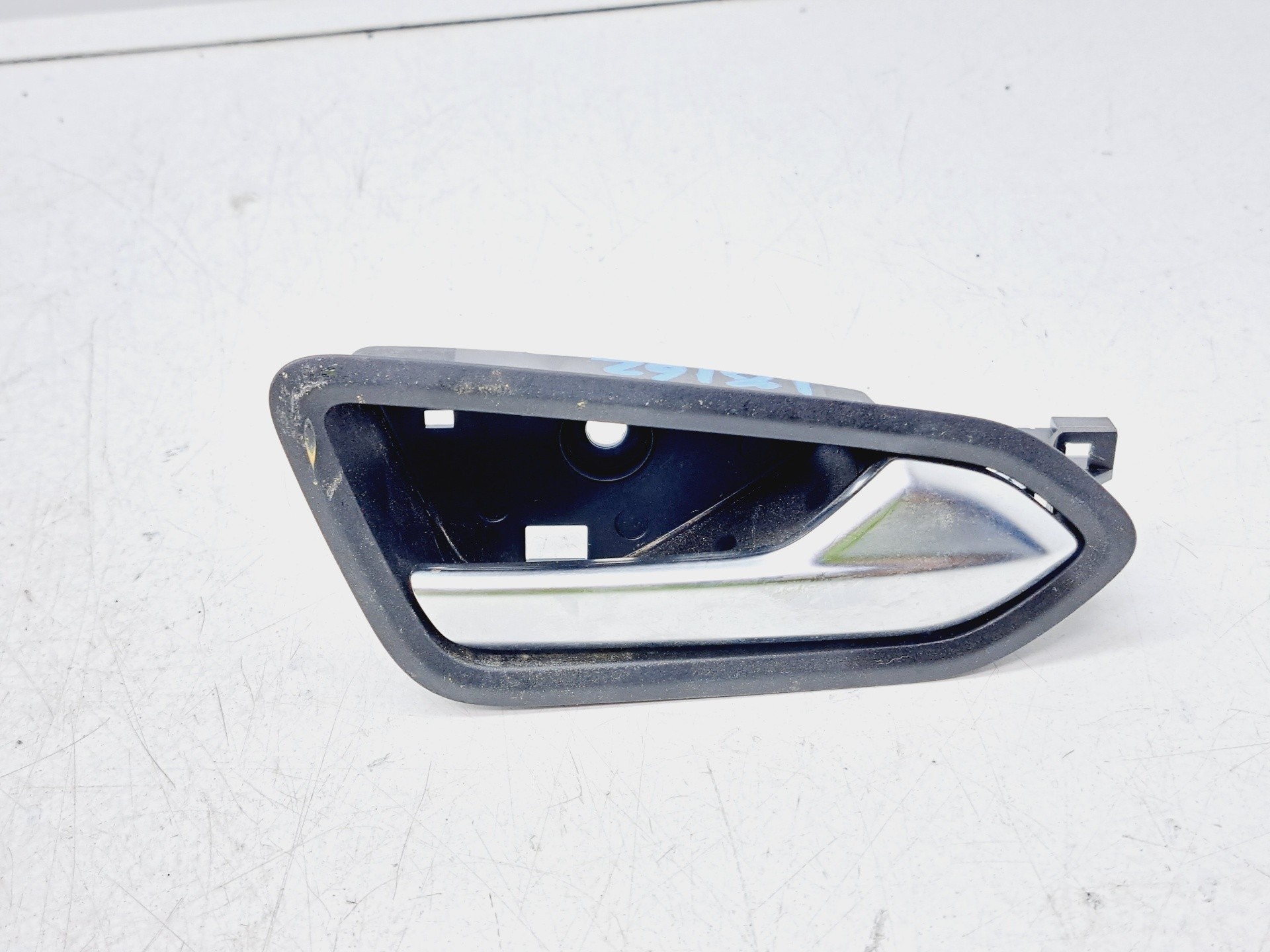 Recambio de maneta interior delantera derecha para renault captur ii intens referencia OEM IAM 826721378R  