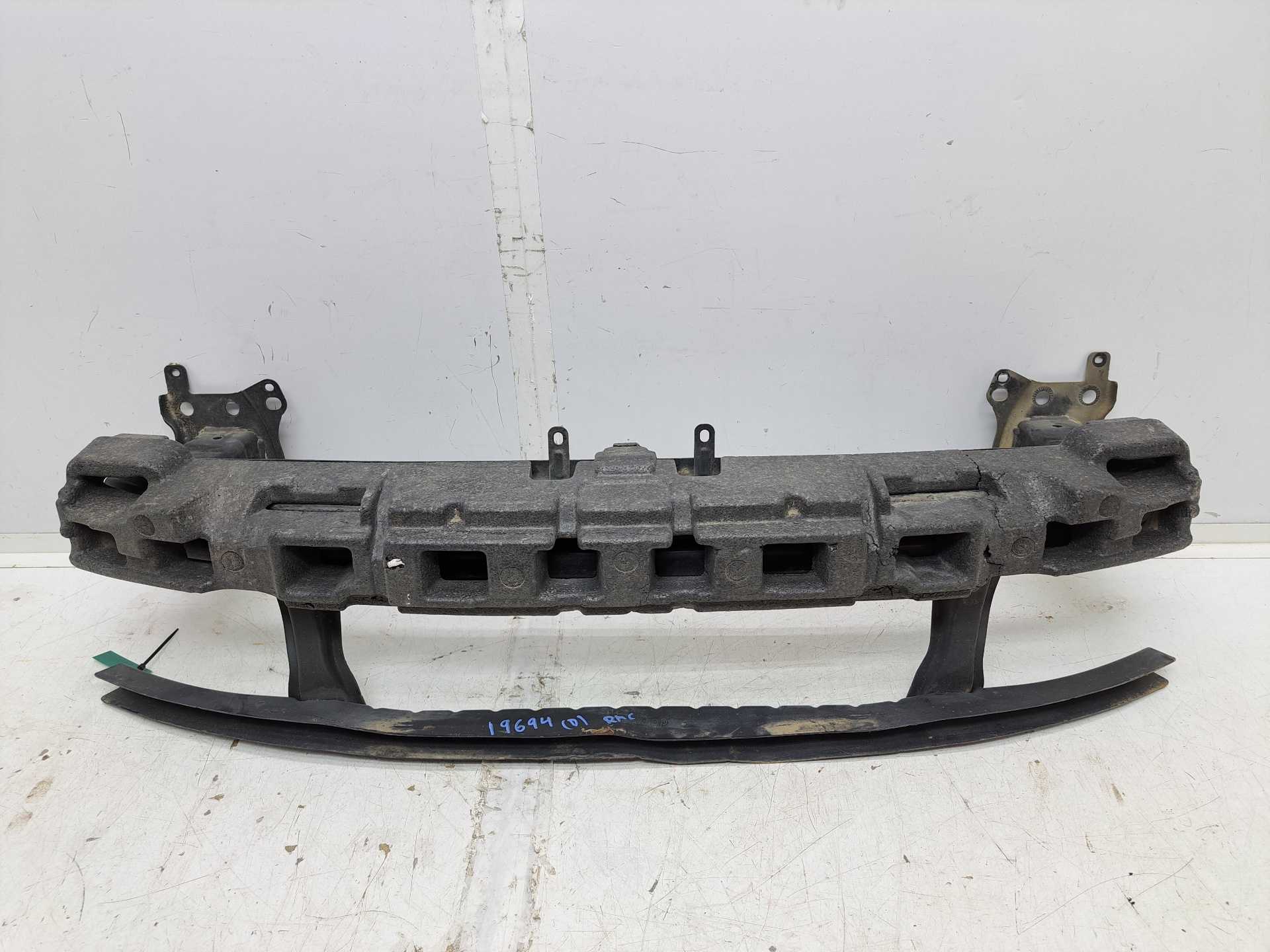 Recambio de refuerzo paragolpes delantero para volkswagen passat berlina (3c2) advance referencia OEM IAM   