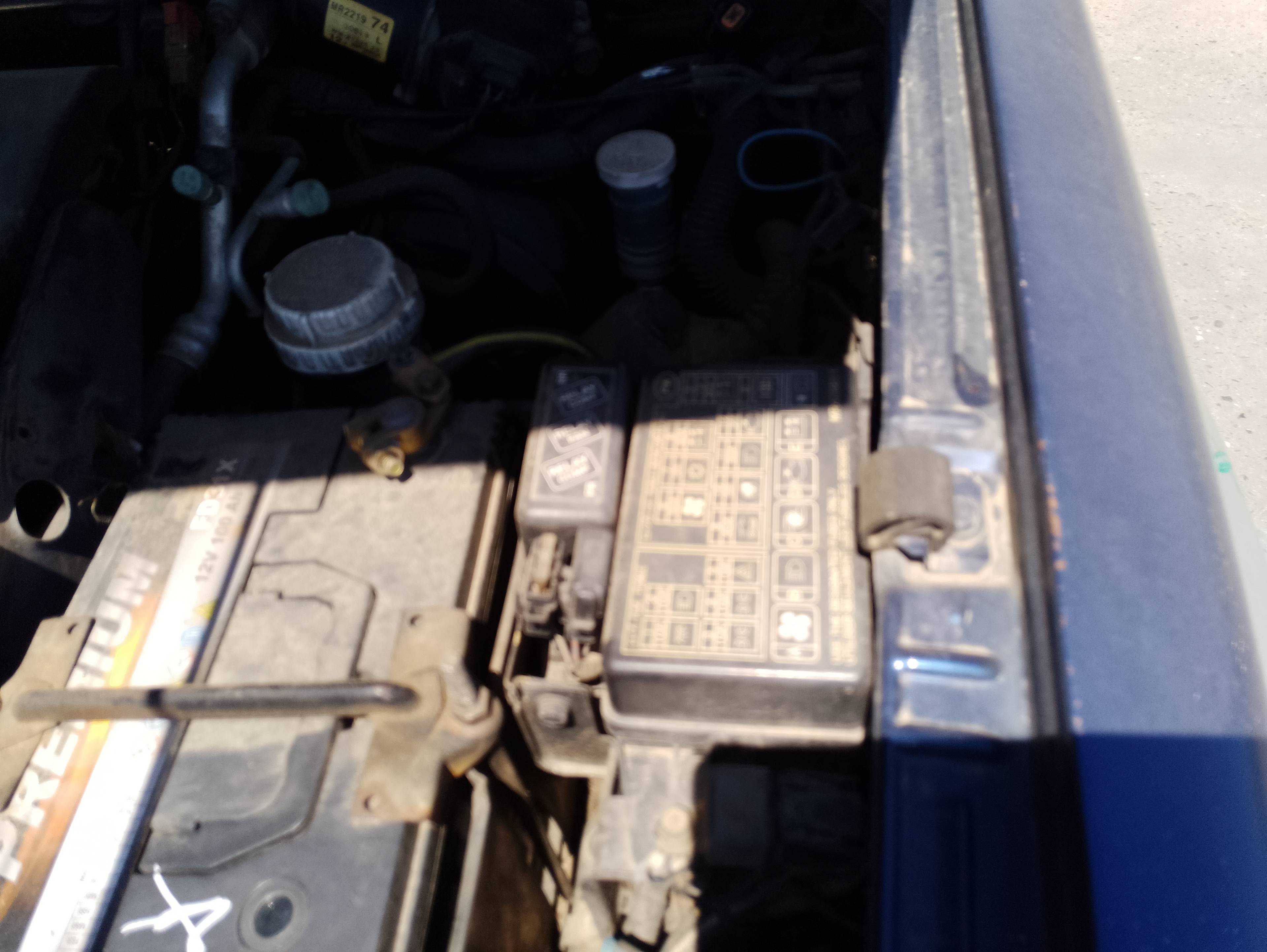 Recambio de caja reles / fusibles para mitsubishi montero sport (k90) 2.5 td gls referencia OEM IAM   