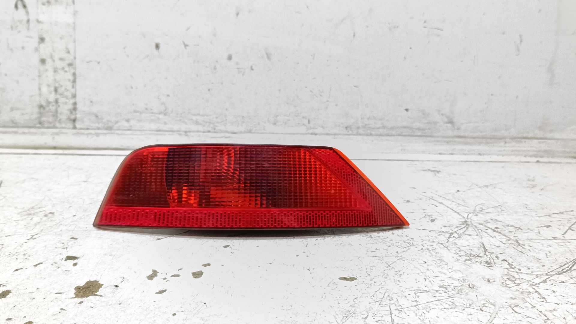 Recambio de piloto paragolpes trasero derecho para ford kuga (cbv) titanium referencia OEM IAM 8V4115K272  