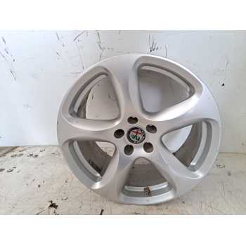 LLANTA r18 156117306 