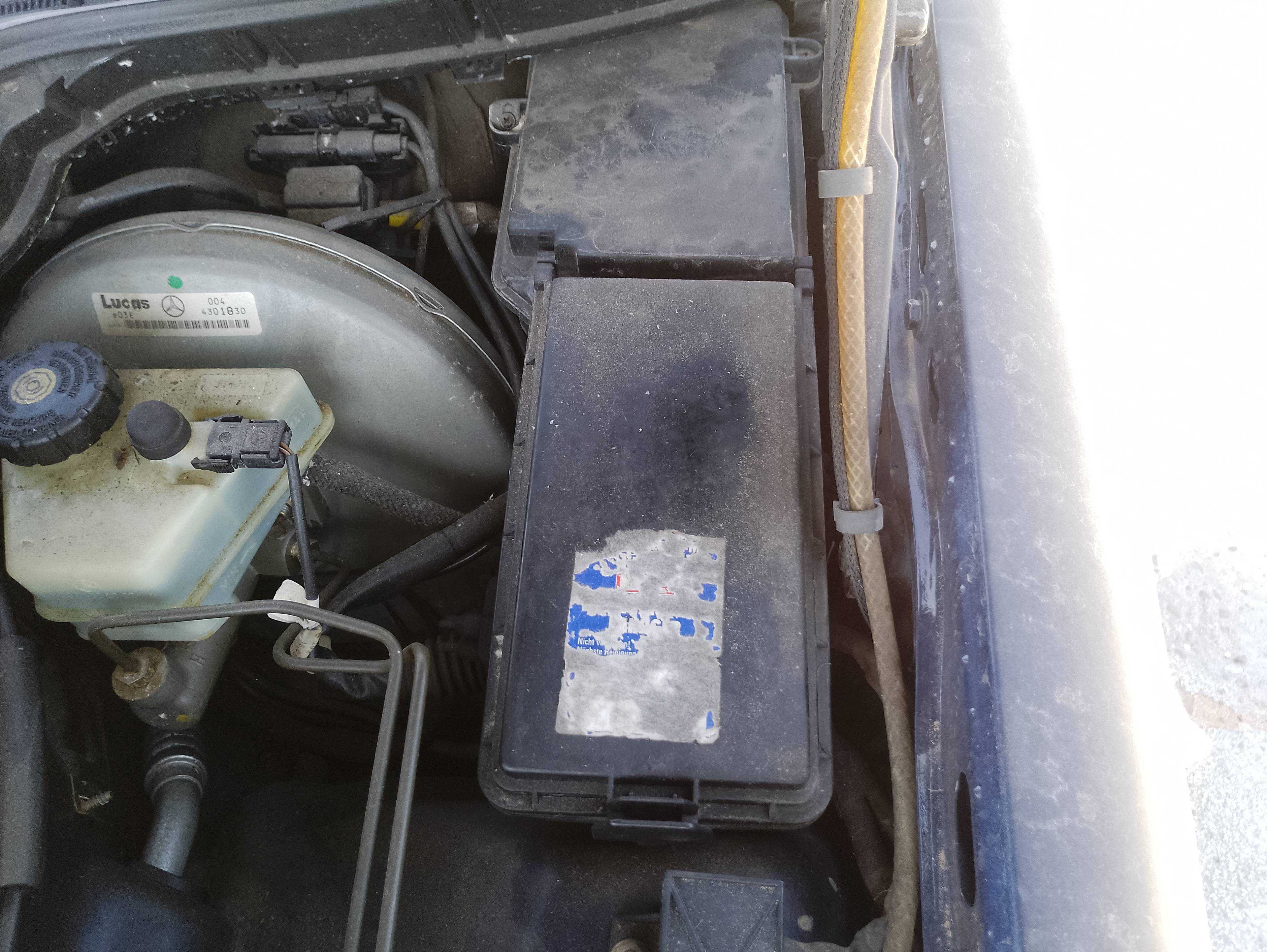Recambio de caja reles / fusibles para mercedes-benz clase c (w202) berlina 180 (202.018) referencia OEM IAM   