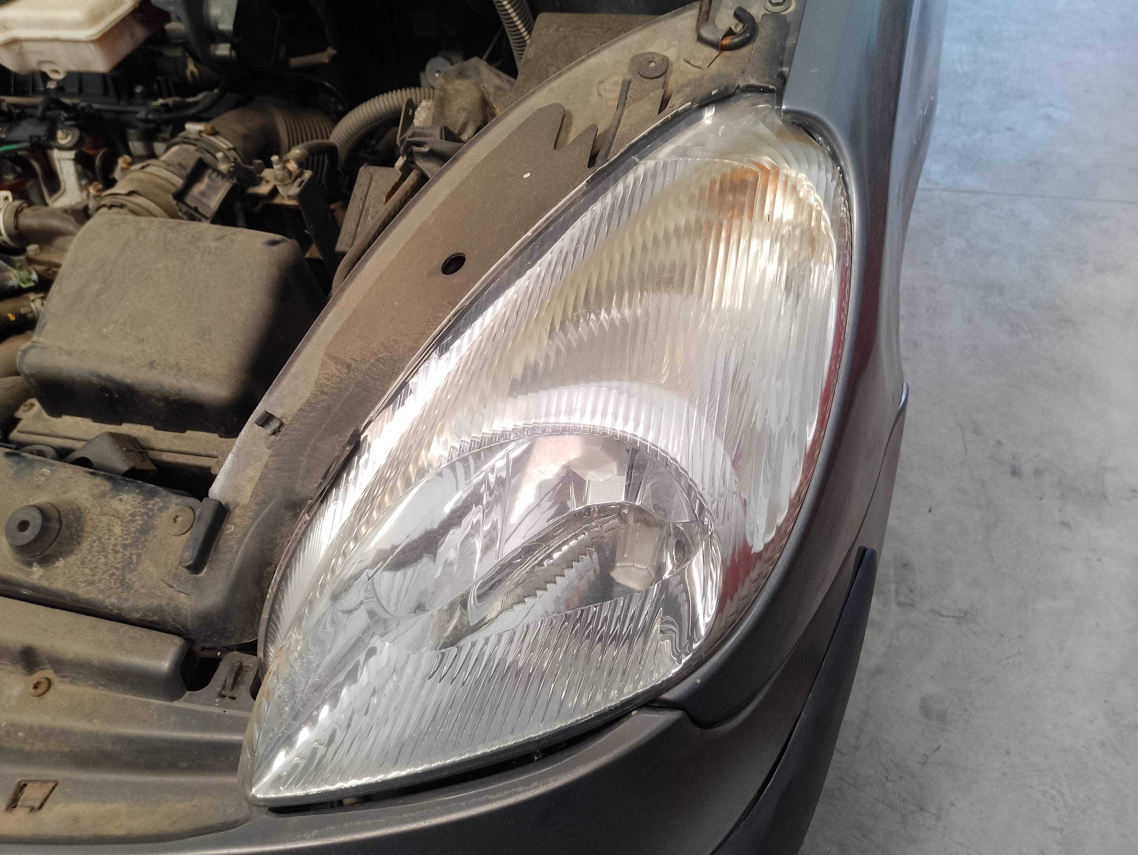 Recambio de faro derecho para citroën xsara picasso 2.0 hdi x referencia OEM IAM 085521116L  