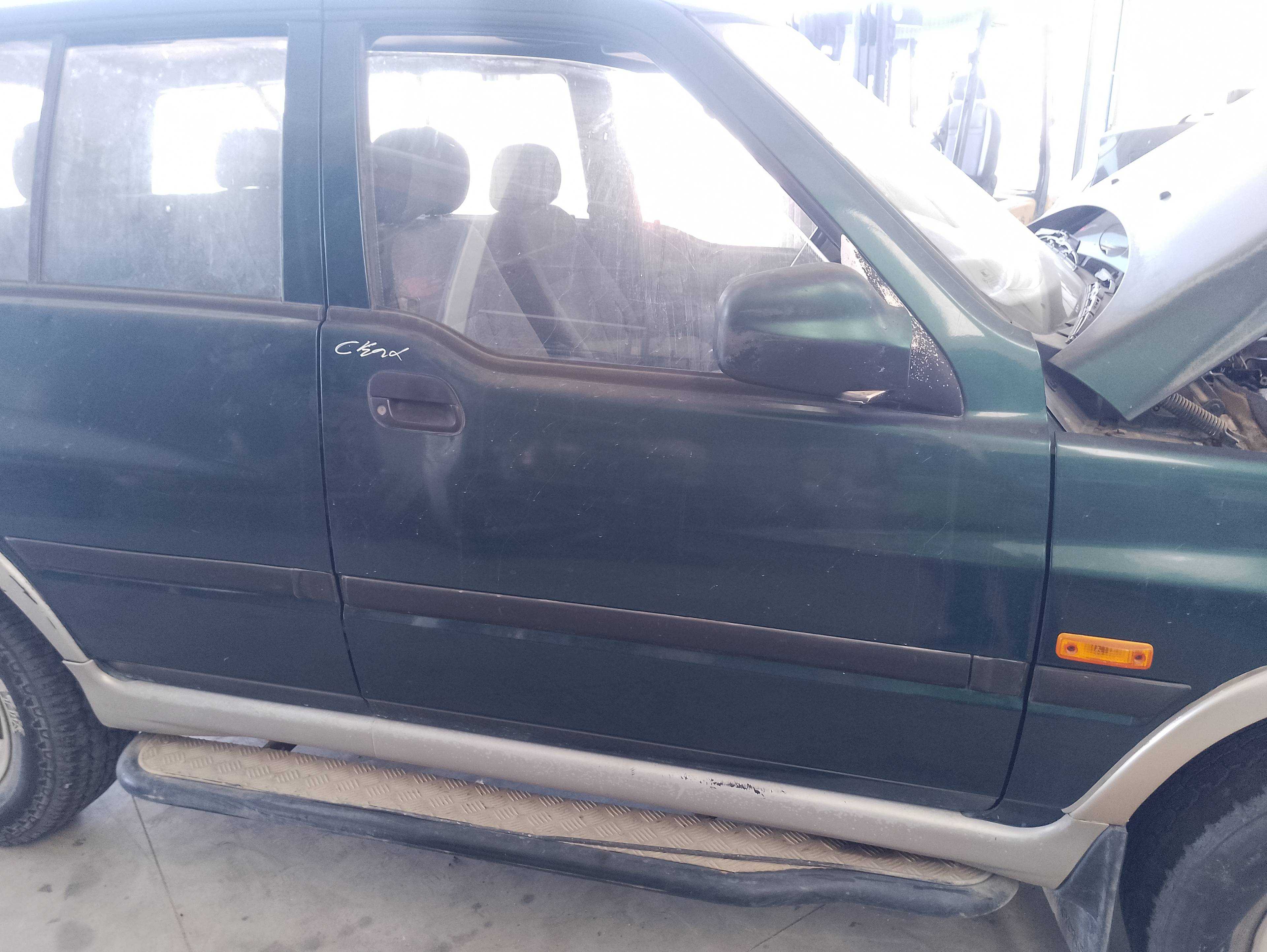 Recambio de puerta delantera derecha para ssangyong musso 4x4 wagon referencia OEM IAM   