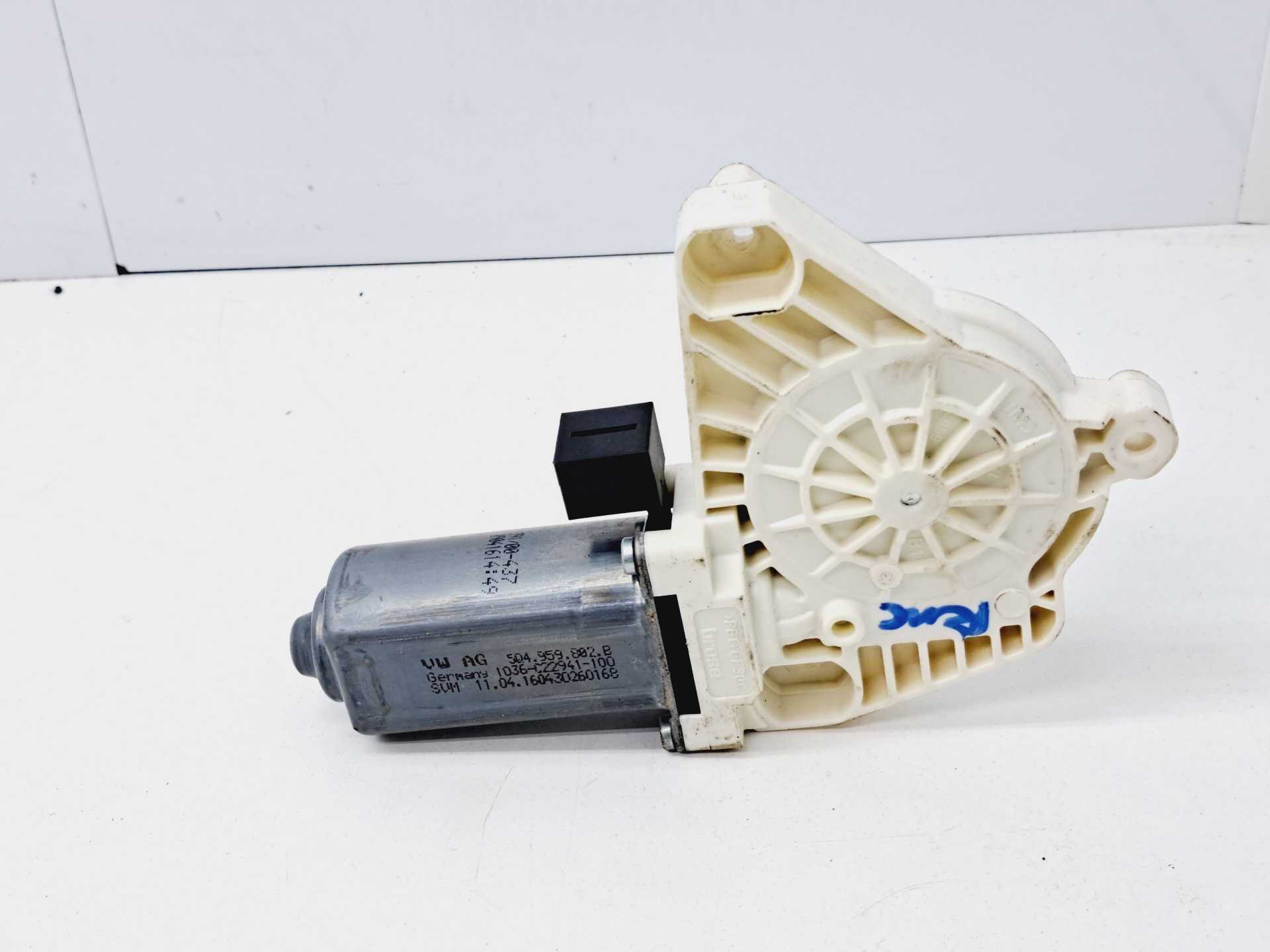 Recambio de motor elevalunas delantero derecho para volkswagen passat variant (3g5) advance bmt referencia OEM IAM 5Q4959802B BR