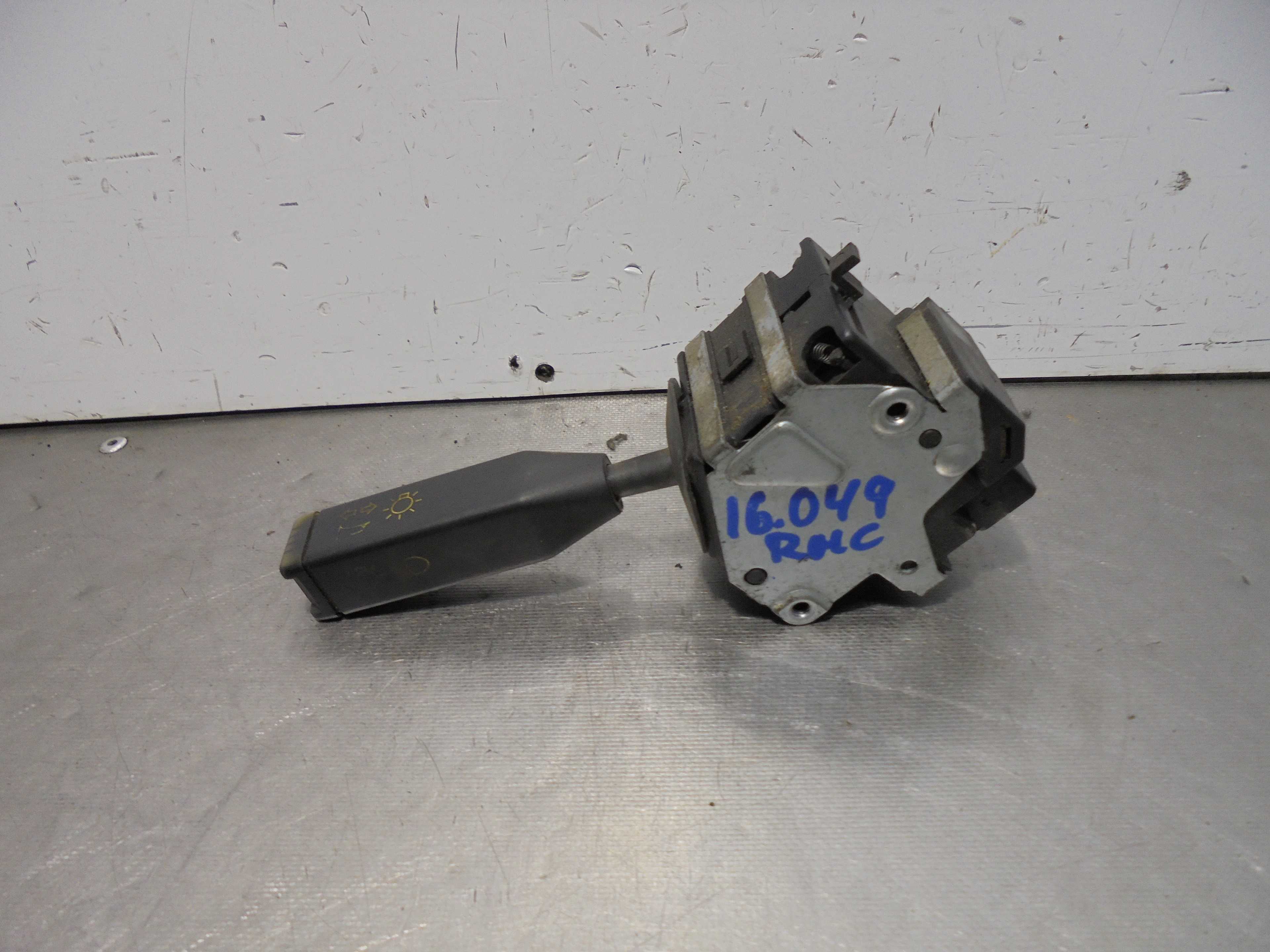 Recambio de mando intermitentes para renault 19 (b/c/l53) referencia OEM IAM 7700766407  