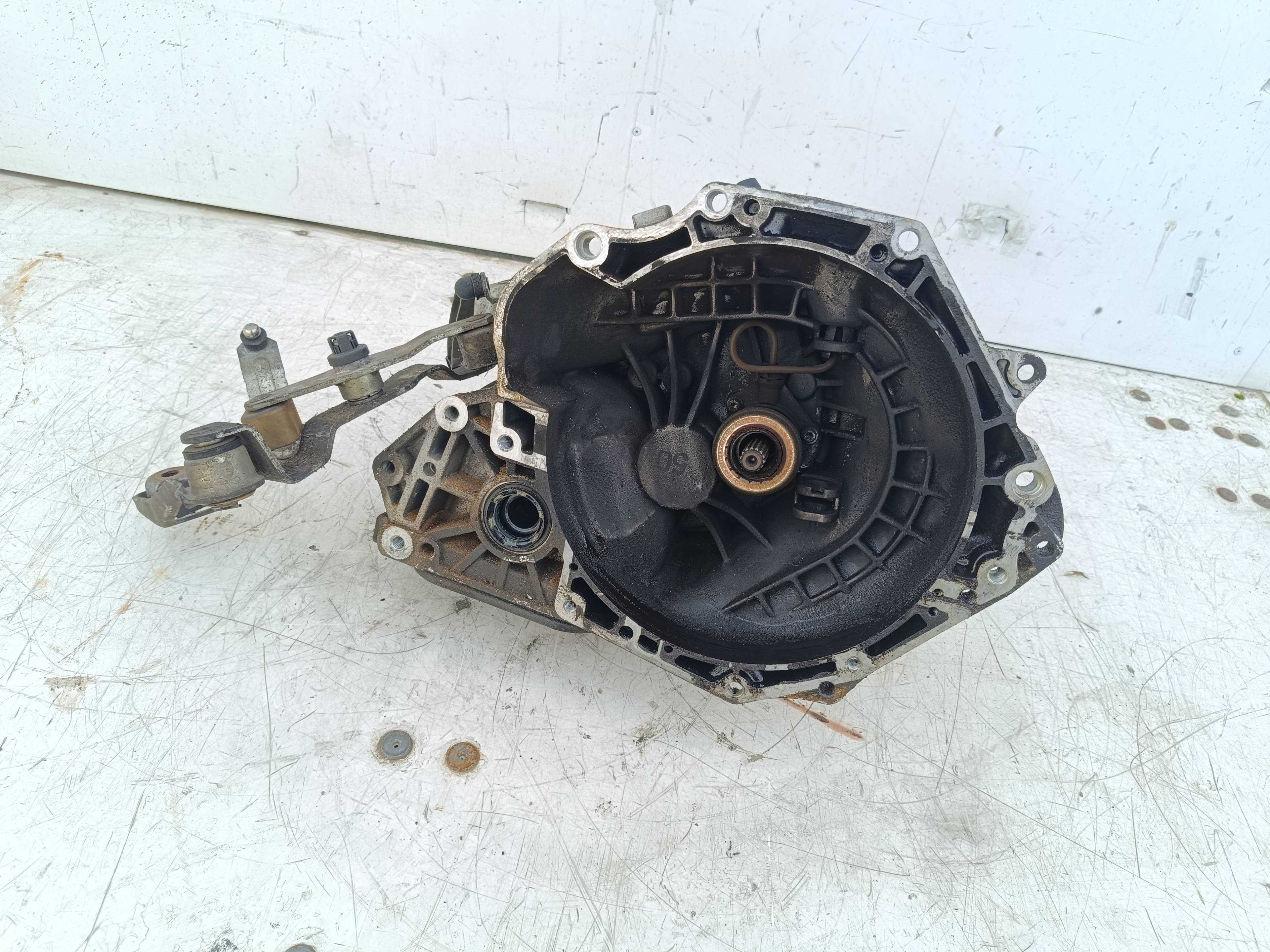 Recambio de caja cambios para opel corsa c blue line referencia OEM IAM F13C394  
