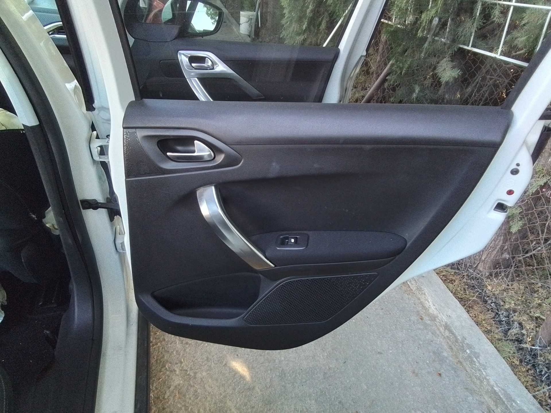 Recambio de guarnecido puerta trasera derecha para peugeot 2008 (--.2013) allure referencia OEM IAM 9676354ZD VISTEON 