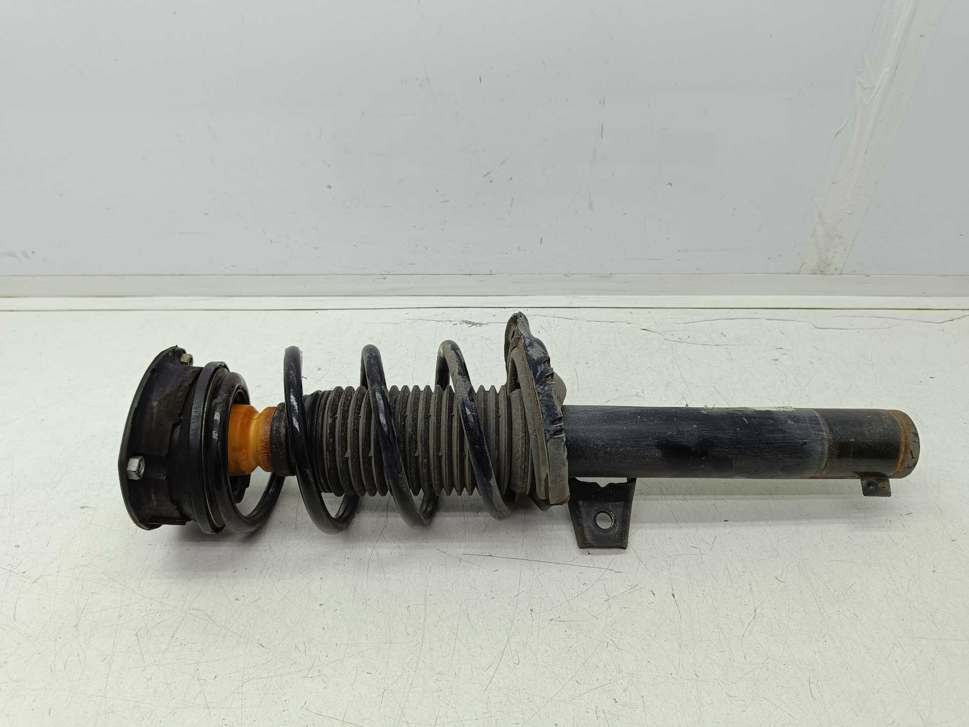 Recambio de amortiguador delantero derecho para volkswagen t-roc (d11) basis referencia OEM IAM 5Q0413031 5Q0413031HR 
