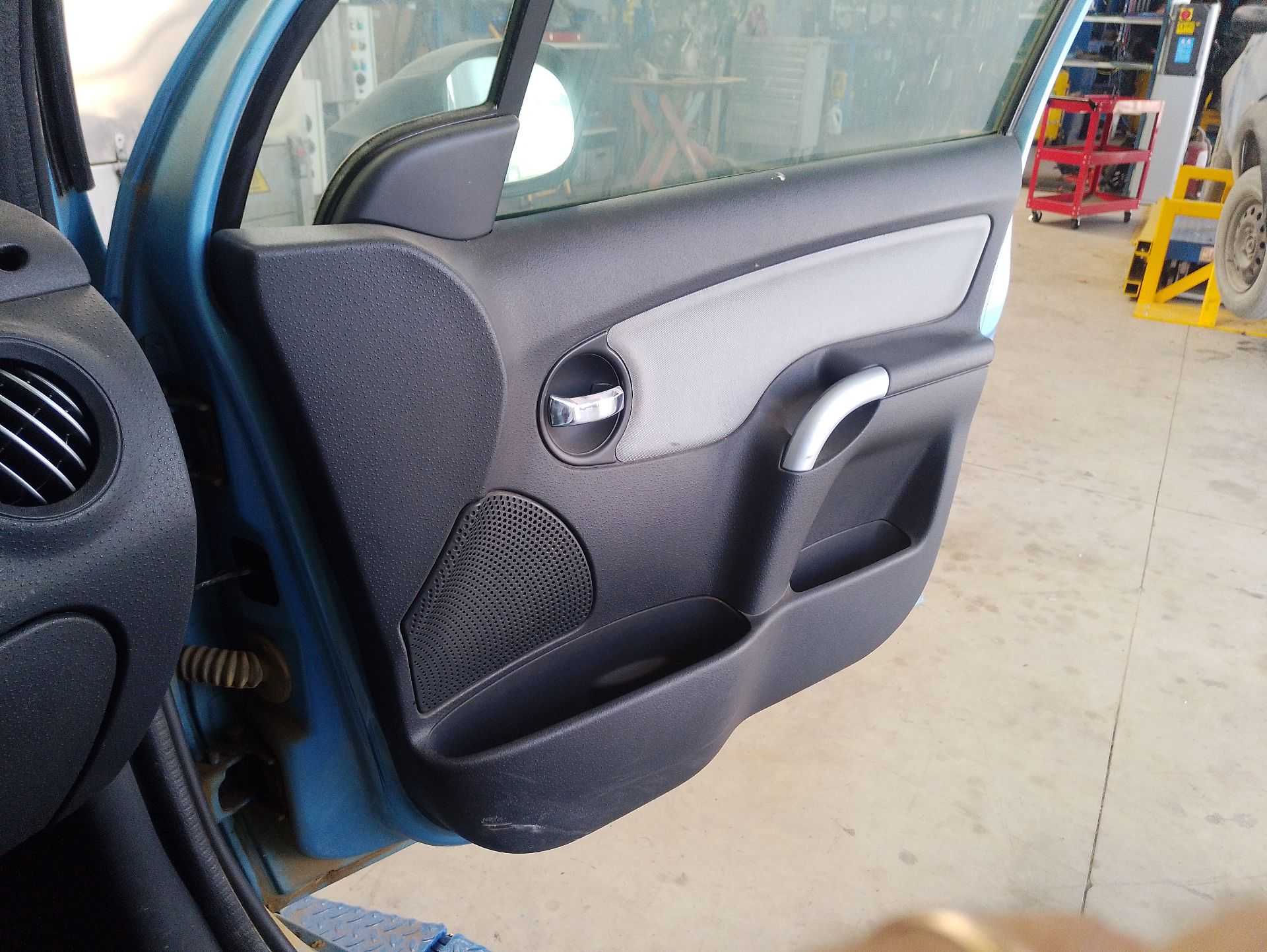 Recambio de guarnecido puerta delantera derecha para citroën c3 i (fc_, fn_) 1.4 hdi referencia OEM IAM   