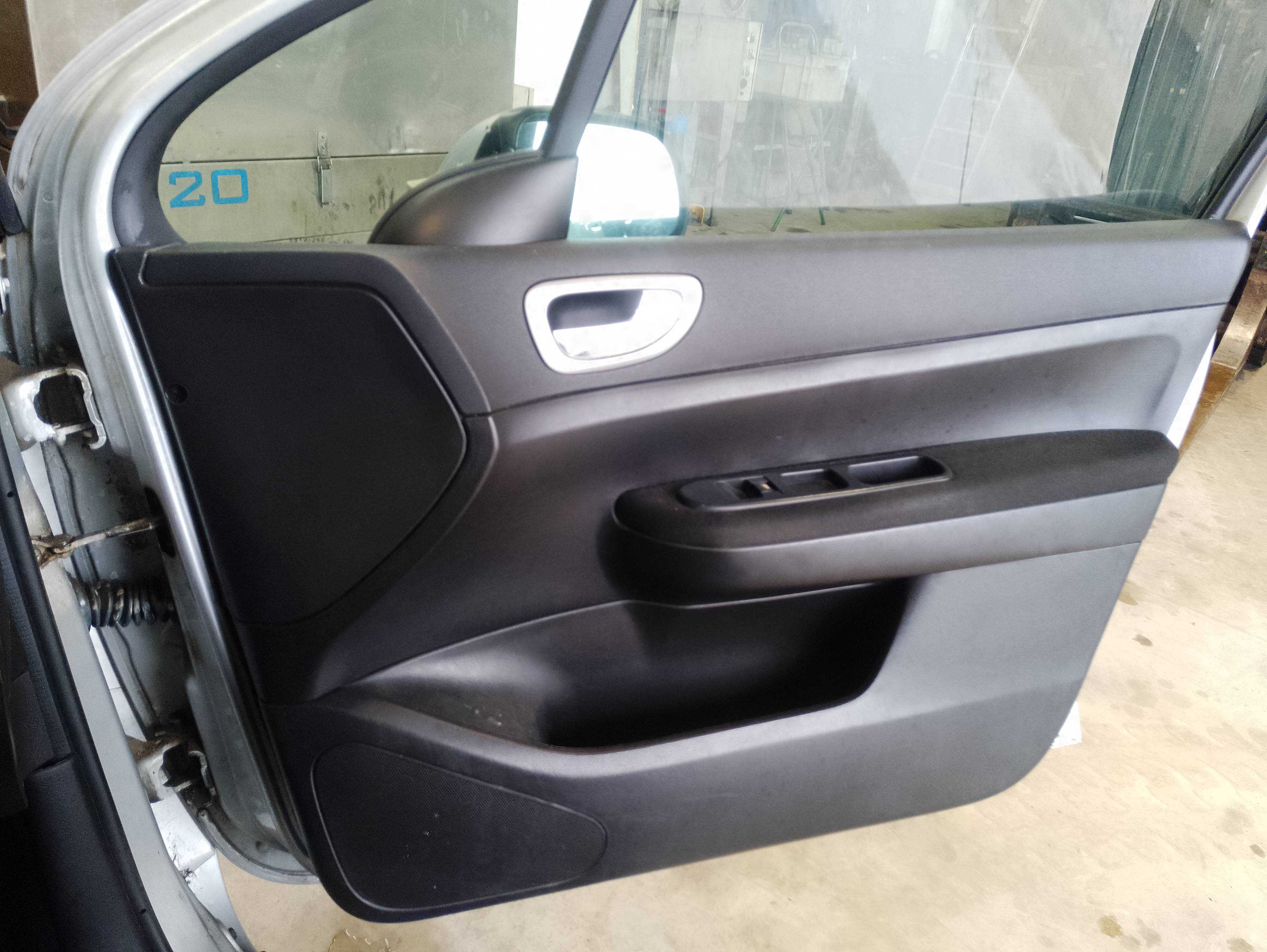 Recambio de guarnecido puerta delantera derecha para peugeot 307 (s1) xr referencia OEM IAM   