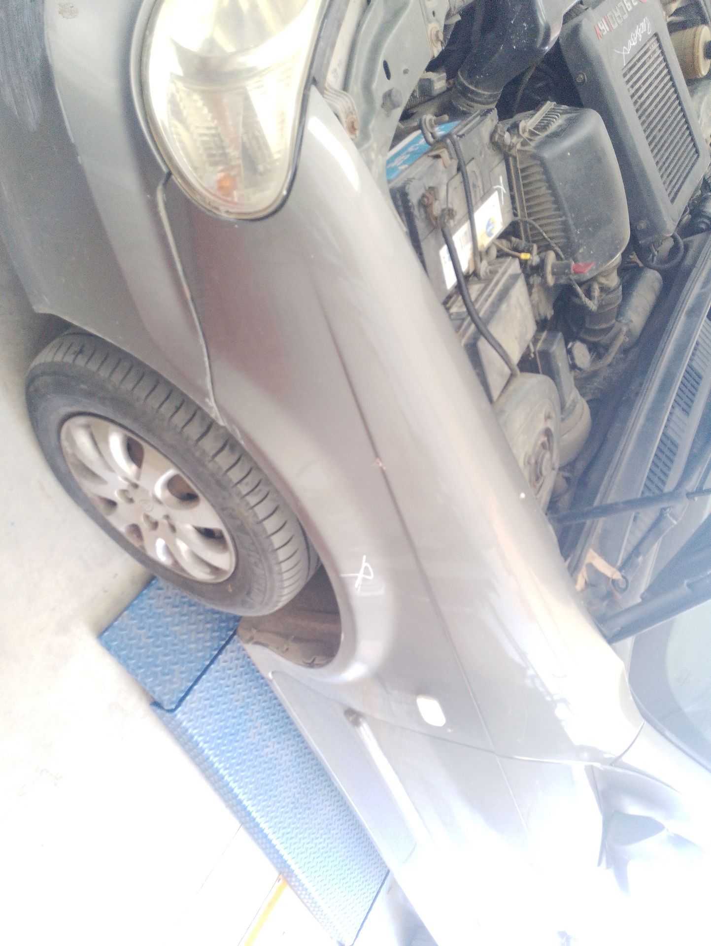 Recambio de aleta delantera izquierda para kia carnival ii (gq) 2.9 crdi referencia OEM IAM 0K52Y52211  