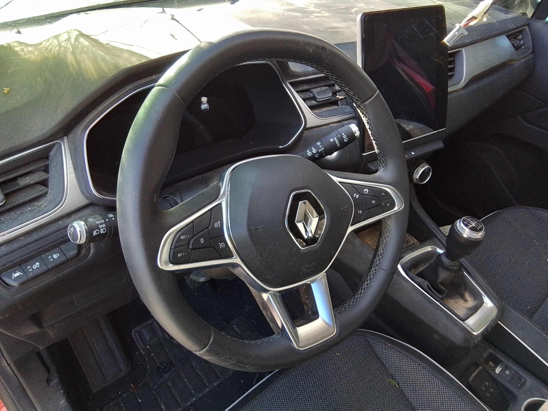 Recambio de volante para renault captur ii intens referencia OEM IAM   