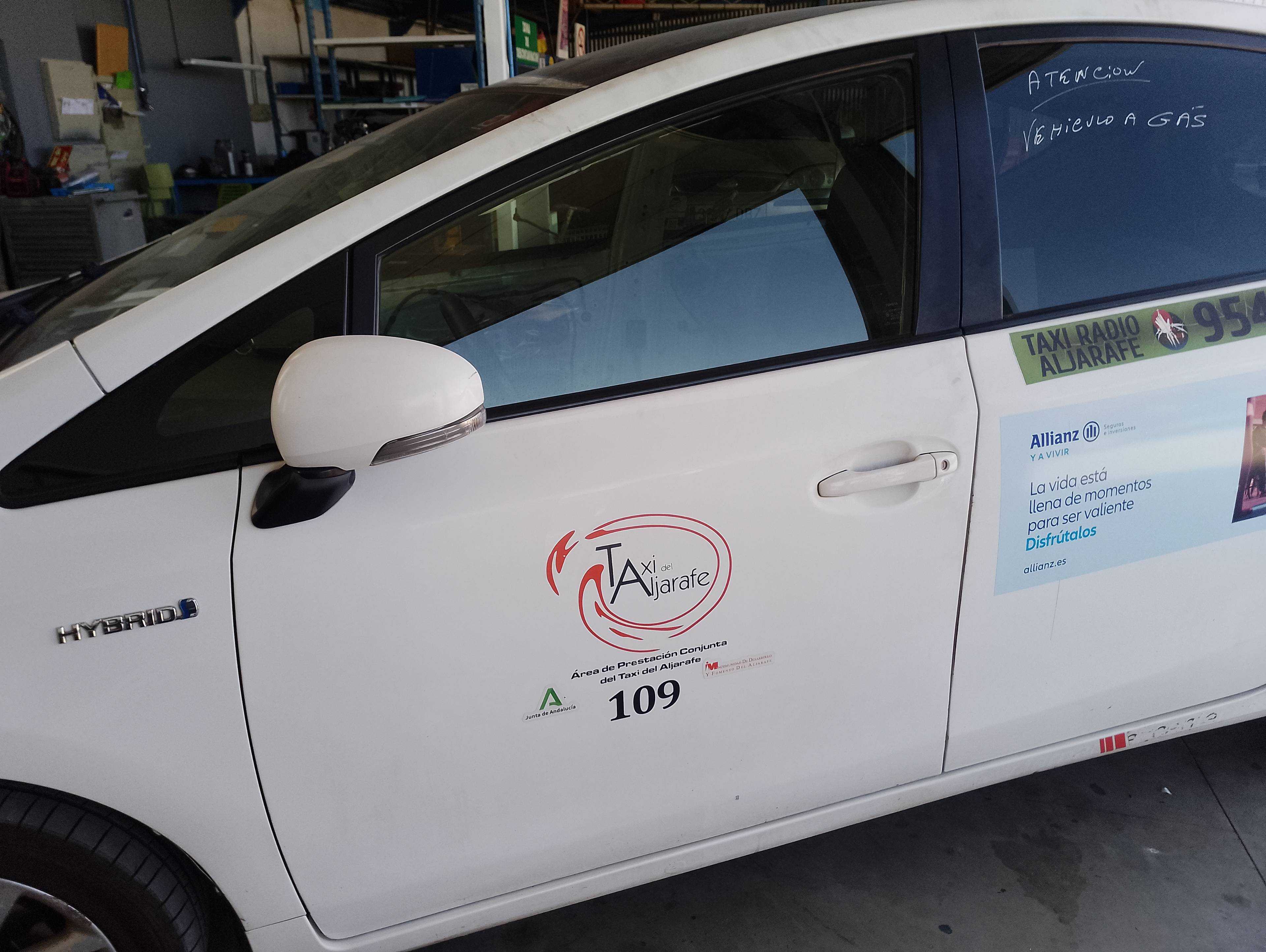Recambio de puerta delantera izquierda para toyota prius+ basis referencia OEM IAM   